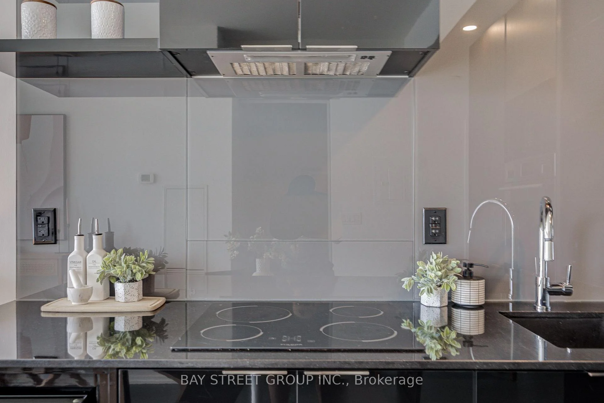 Photo 8 of Unit 5308, 70 Temperance Street, Toronto, Bay Street Corridor — HOMEH