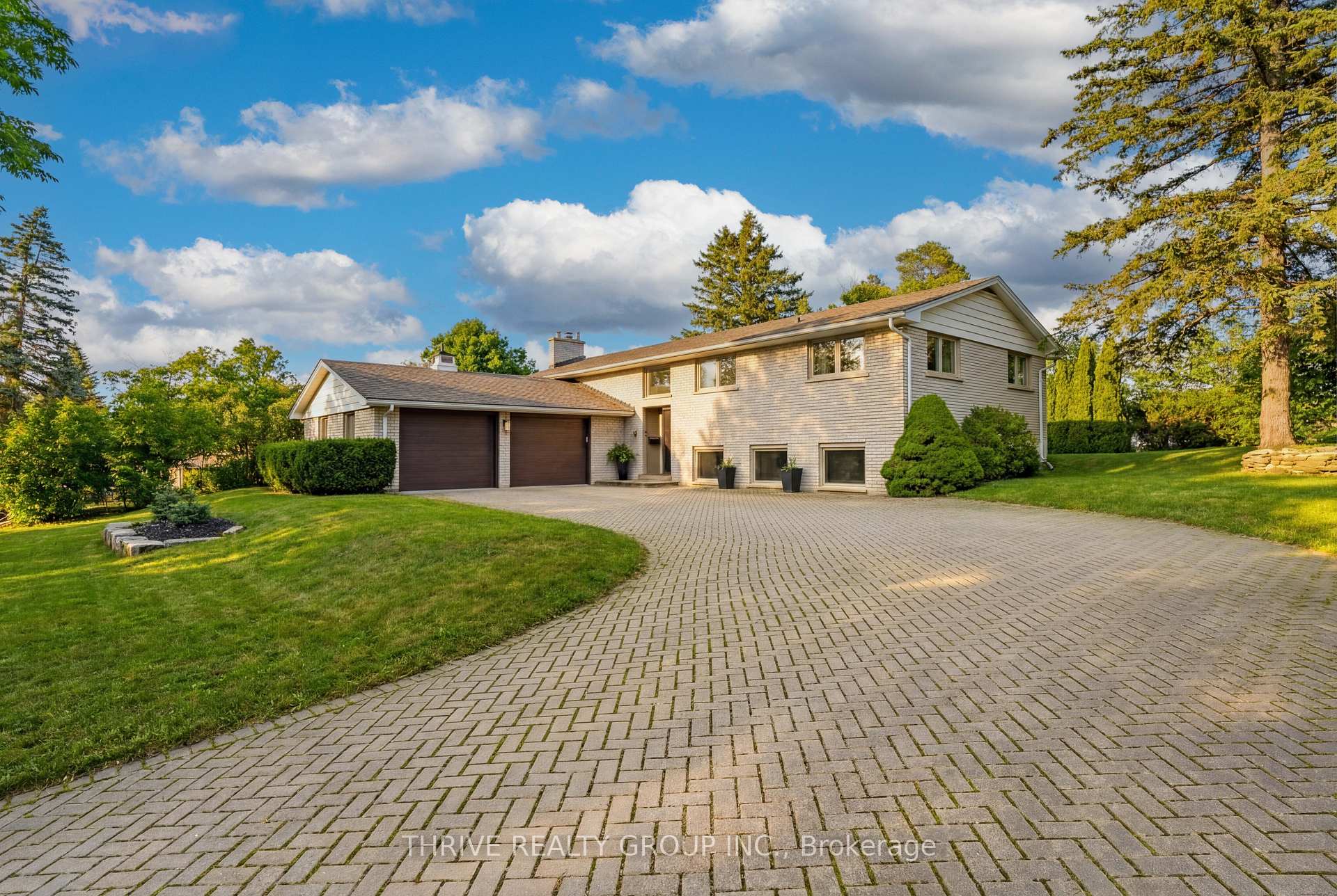 Photo of 688 Westmount Hill Drive