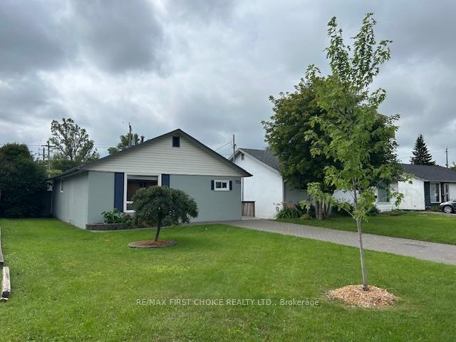 Photo 2 of 208 Gordon Street, Thunder Bay, Green Acres — HOMEH