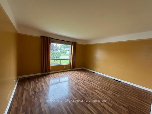 Photo 9 of 208 Gordon Street, Thunder Bay, Green Acres — HOMEH