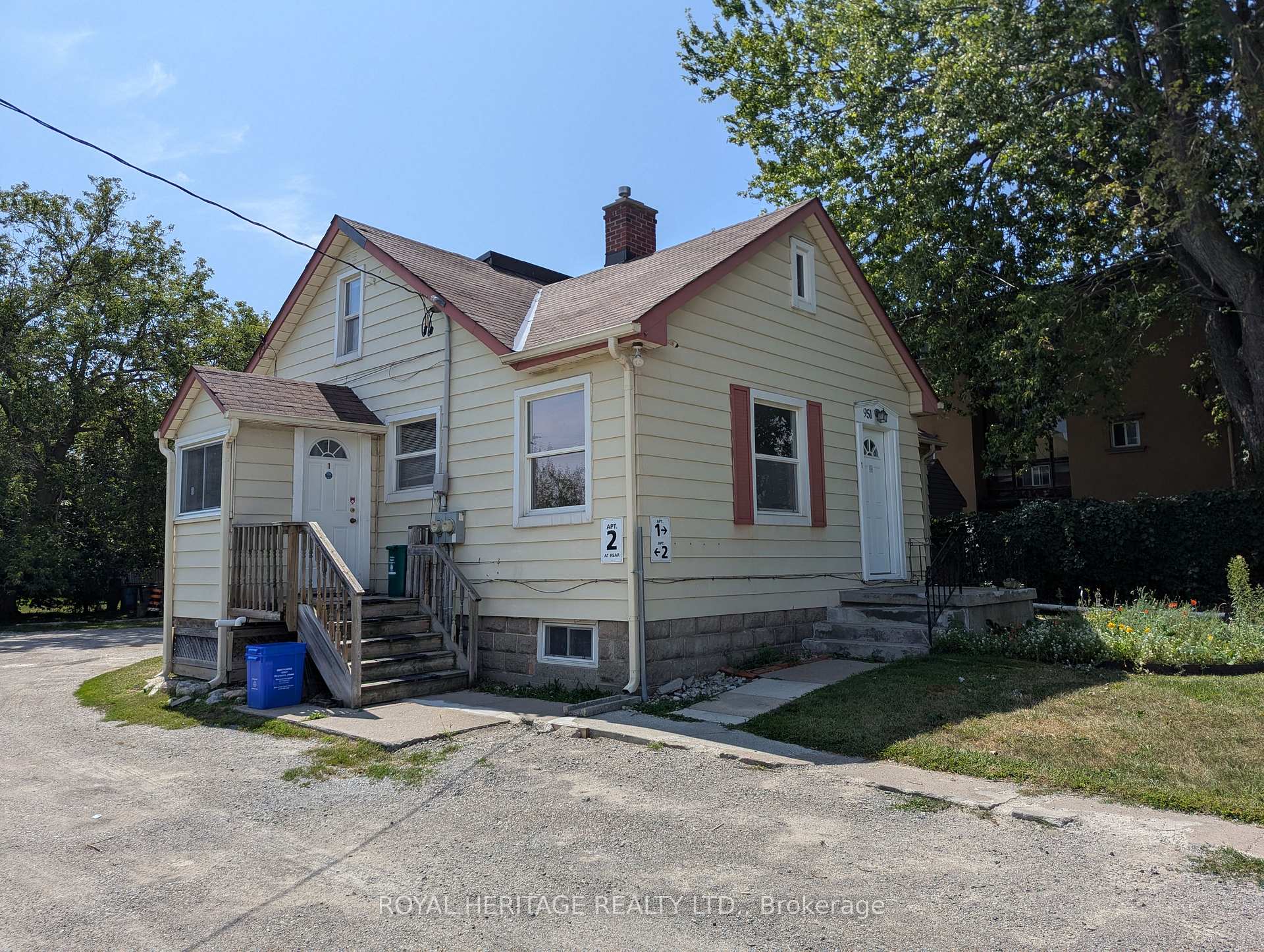 Photo 2 of Unit 1, 951 Dundas Street E, Whitby, Downtown Whitby — HOMEH