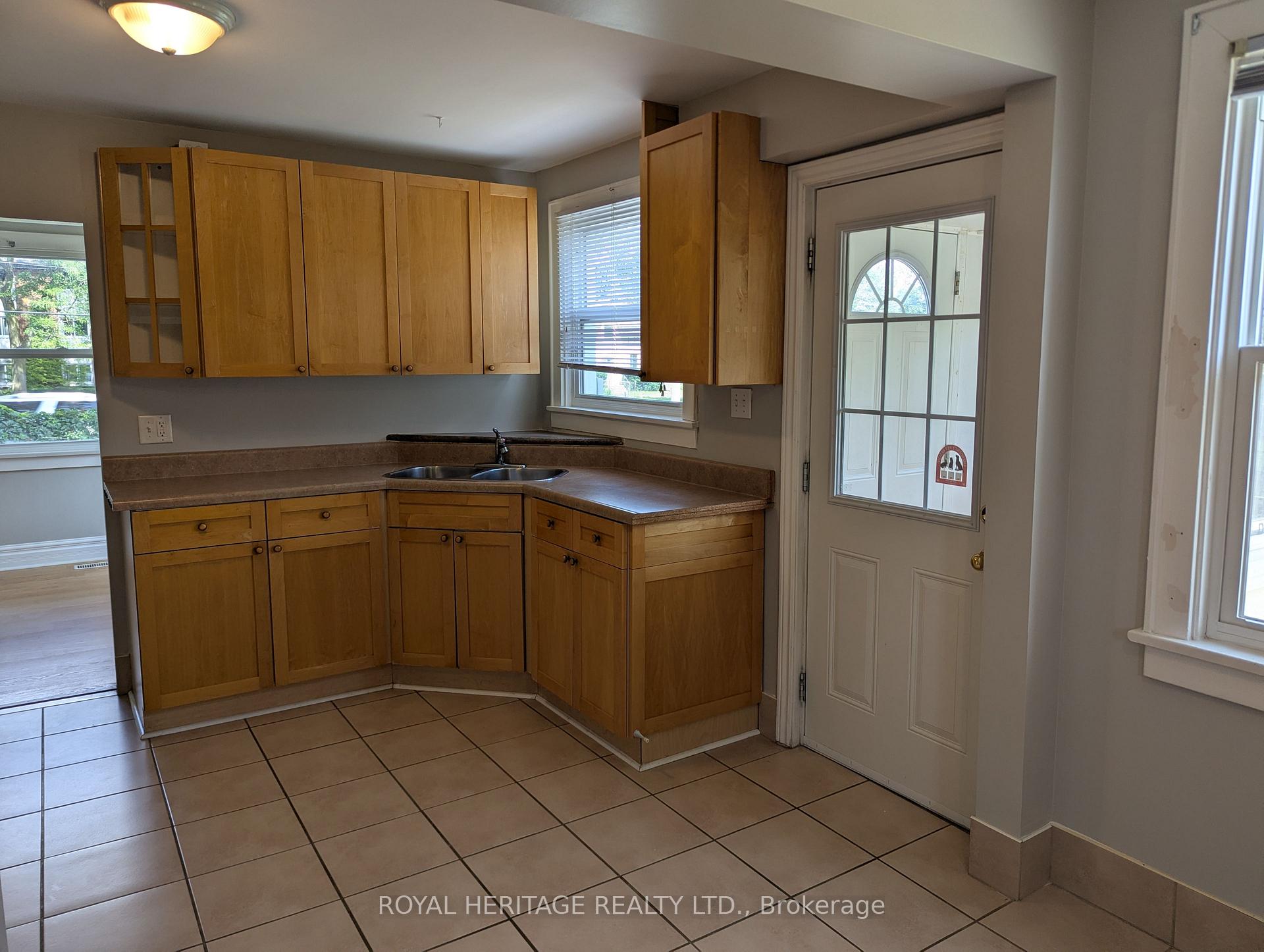 Photo 7 of Unit 1, 951 Dundas Street E, Whitby, Downtown Whitby — HOMEH