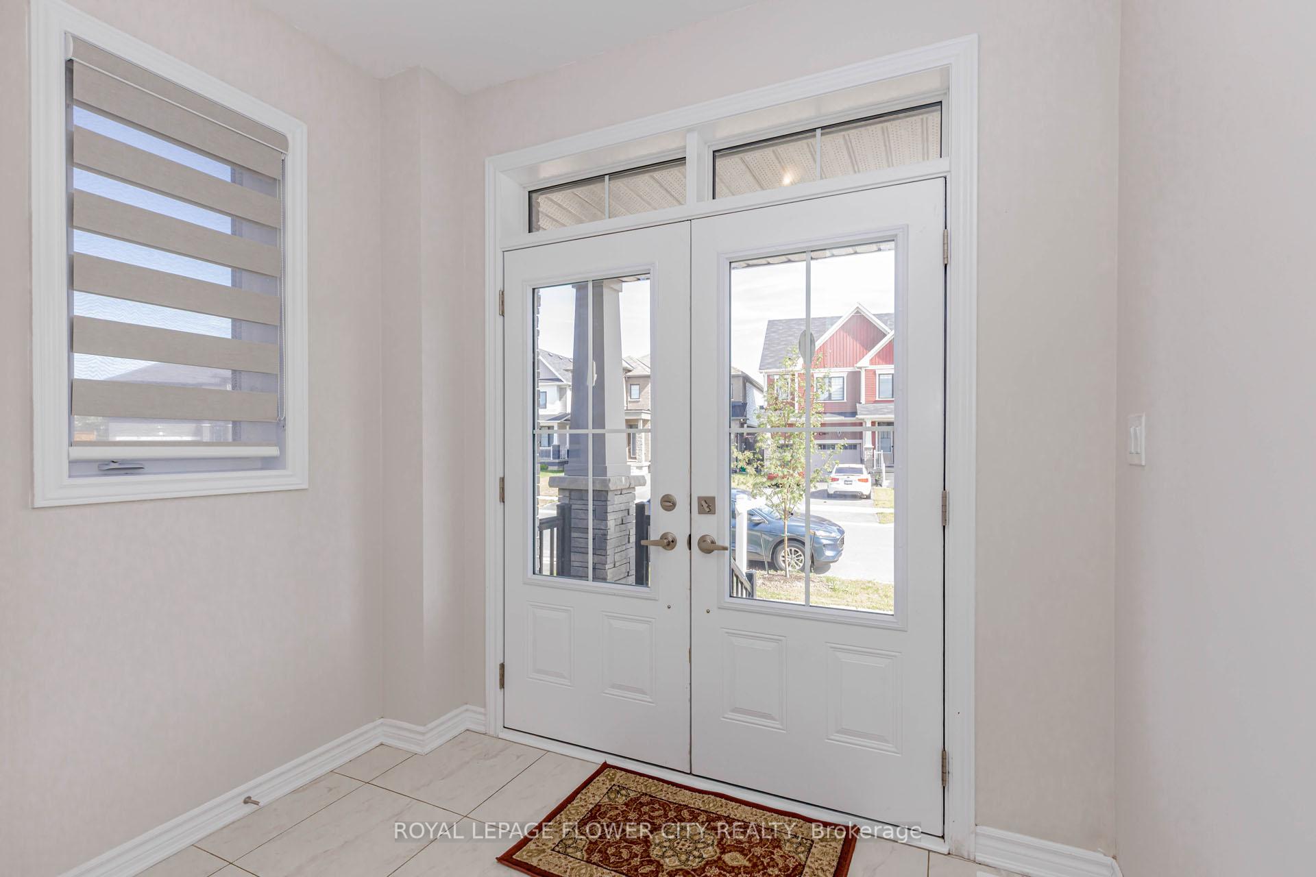 Photo 4 of 18 Santo Court, Woolwich, Breslau — HOMEH
