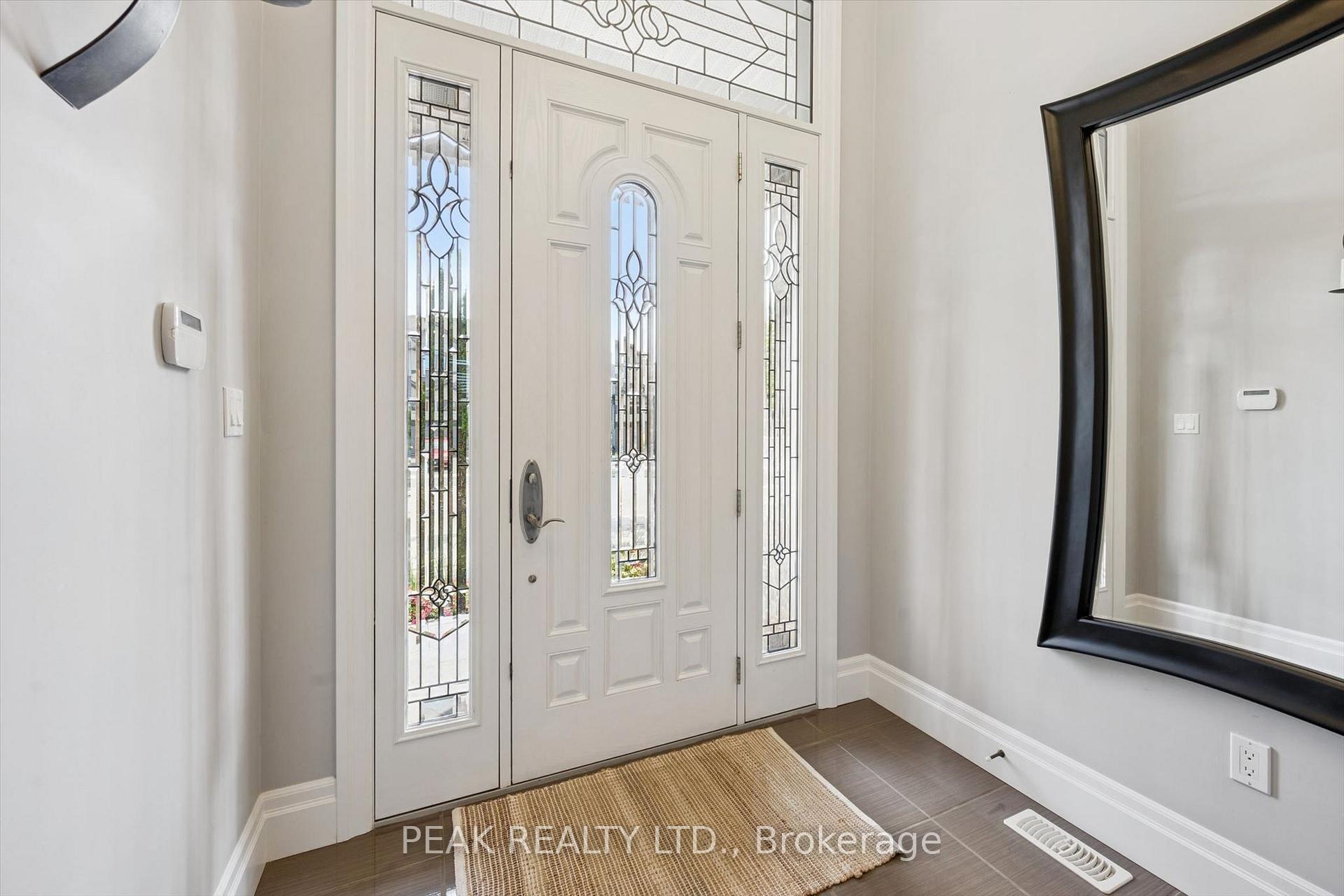 Photo 3 of 111 Oak Park Drive, Waterloo, Eastbridge — HOMEH