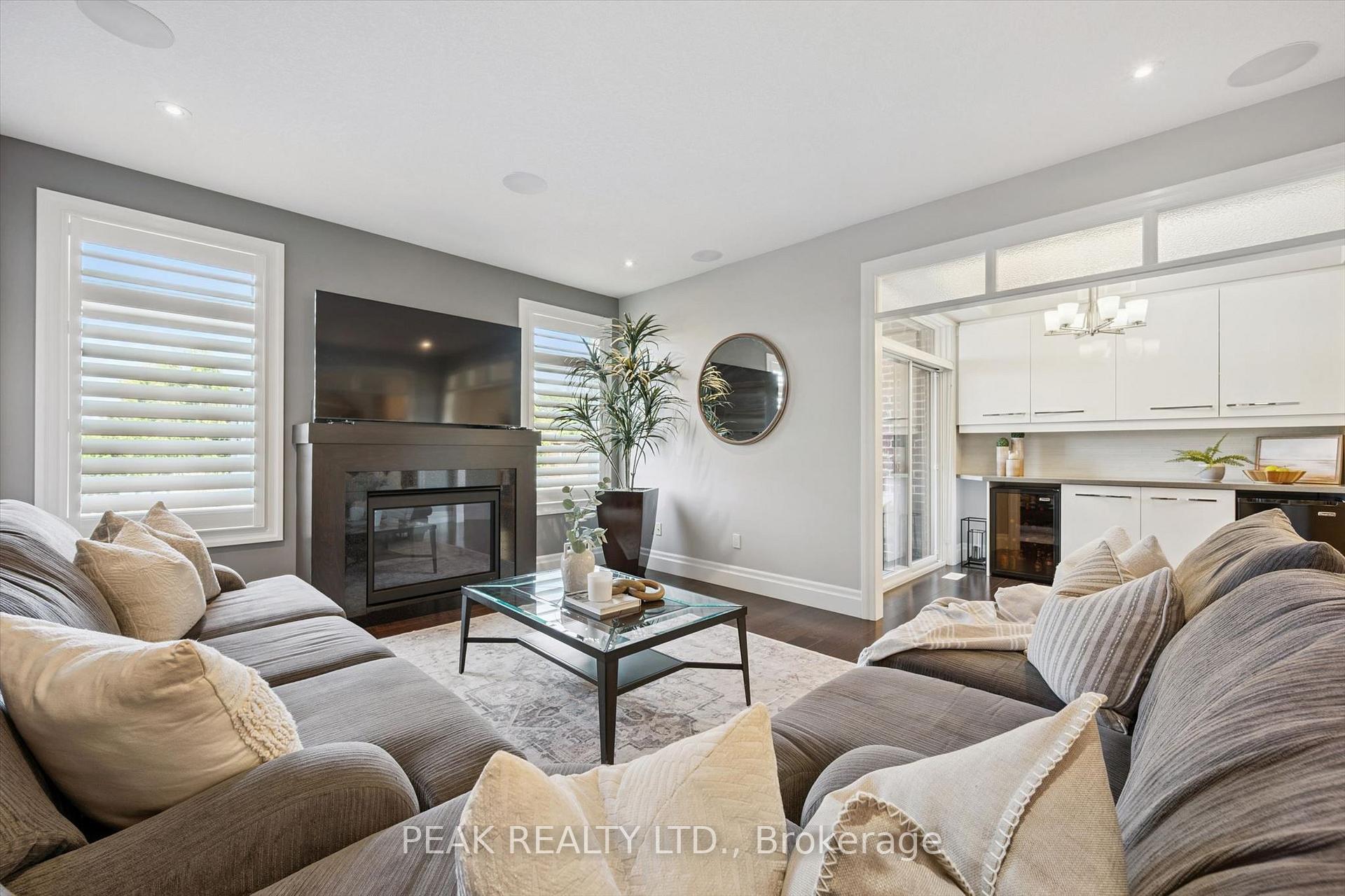 Photo 5 of 111 Oak Park Drive, Waterloo, Eastbridge — HOMEH