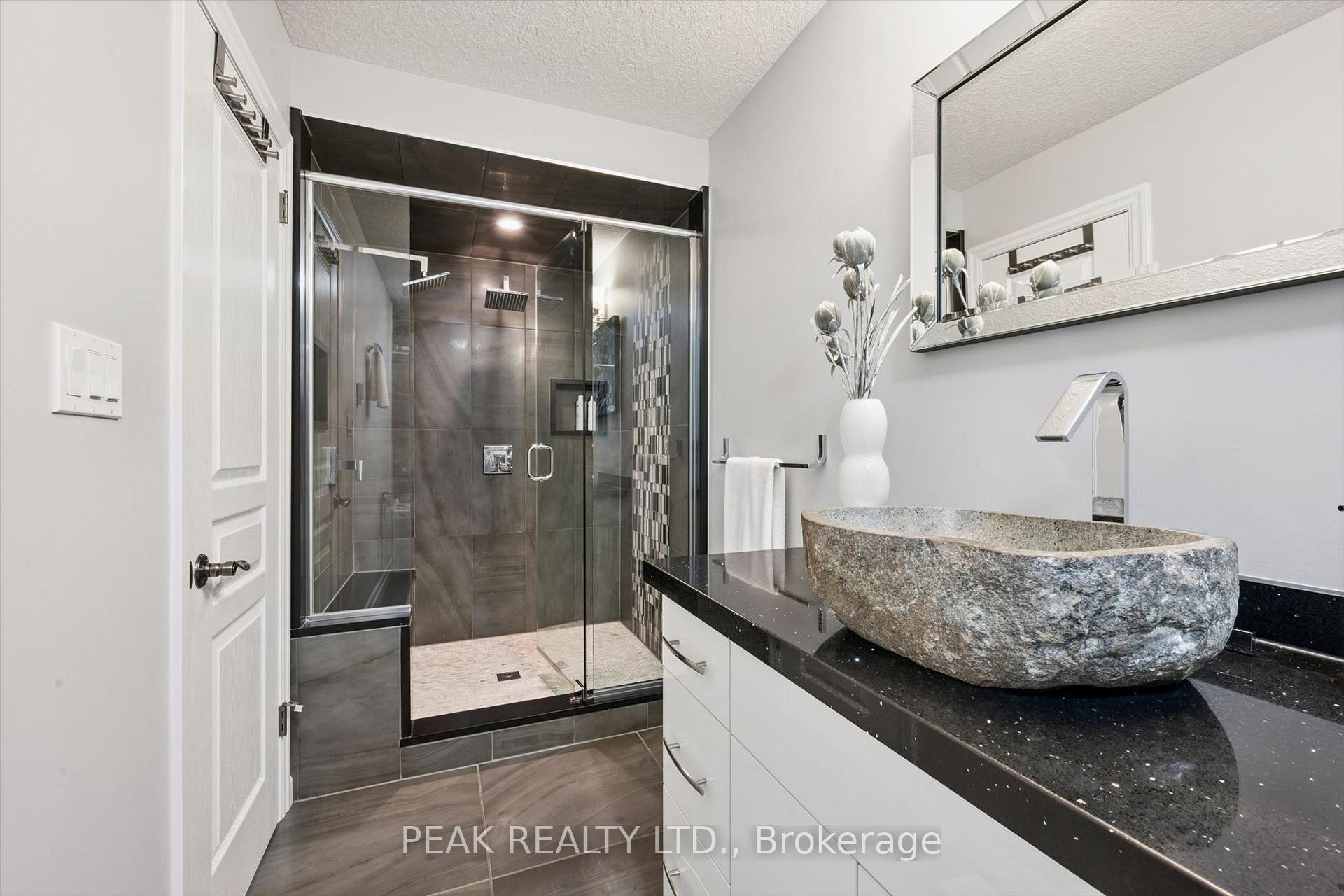 Photo 18 of 111 Oak Park Drive, Waterloo, Eastbridge — HOMEH