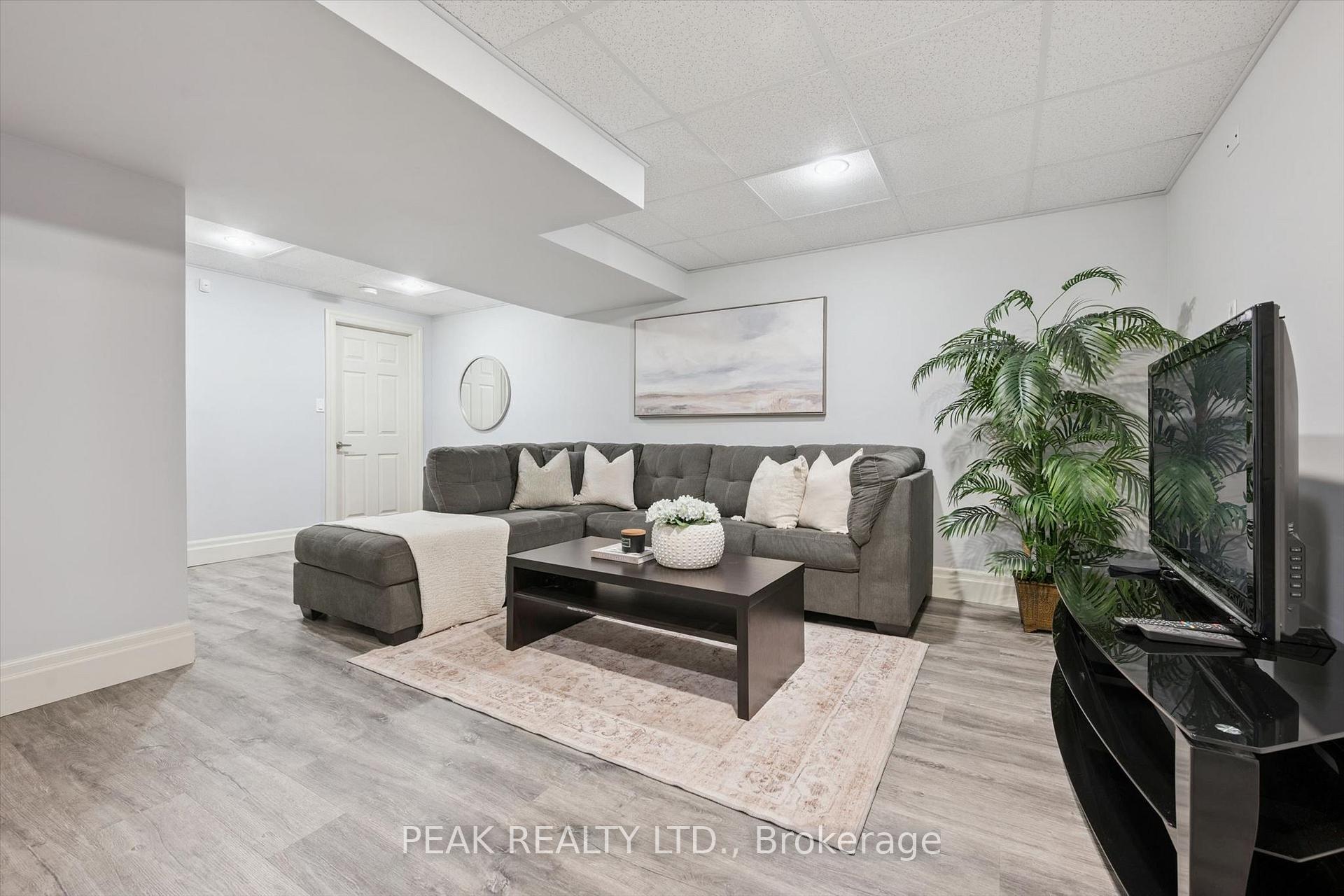 Photo 28 of 111 Oak Park Drive, Waterloo, Eastbridge — HOMEH