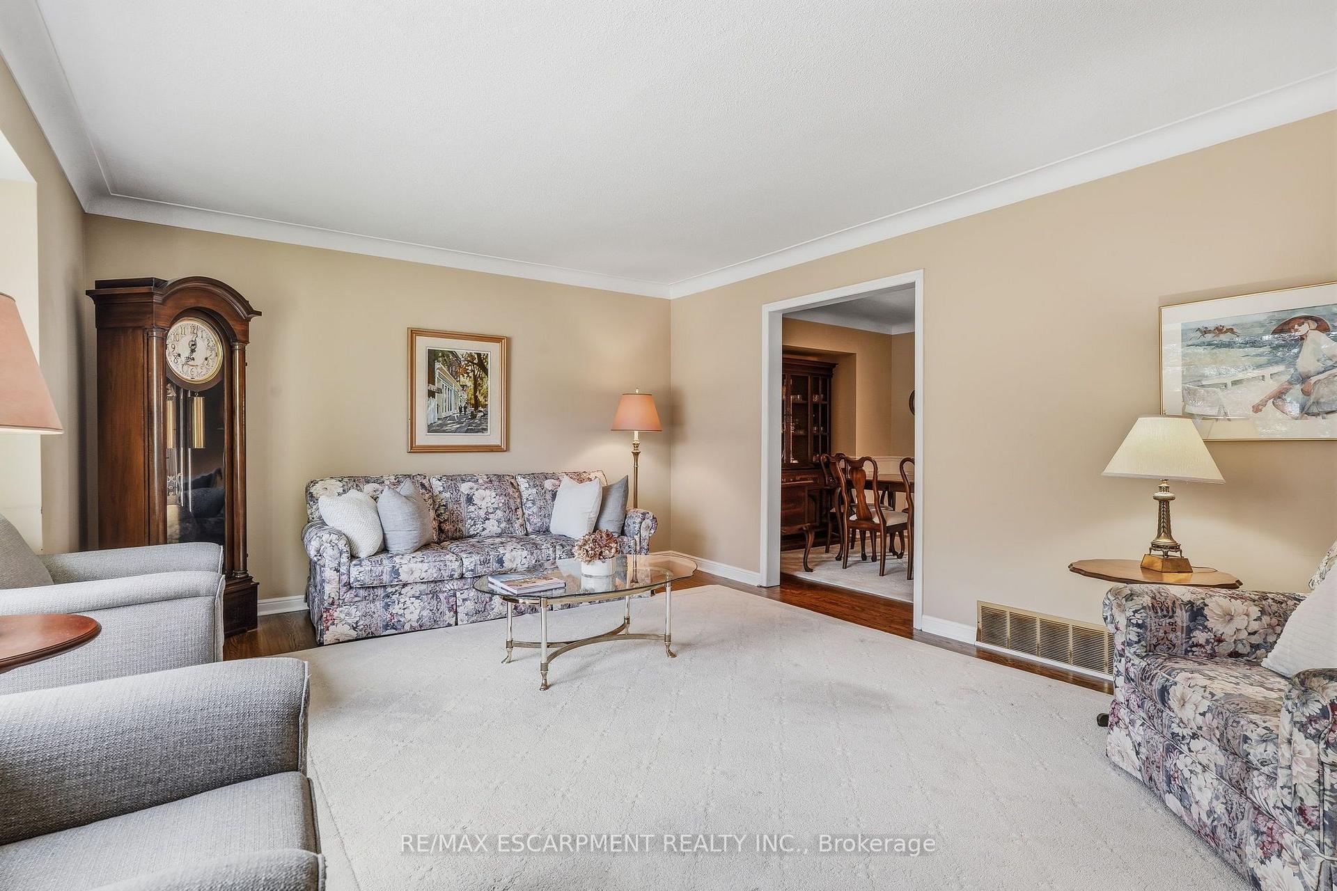 Photo 10 of 359 Lark Avenue, Burlington, LaSalle — HOMEH