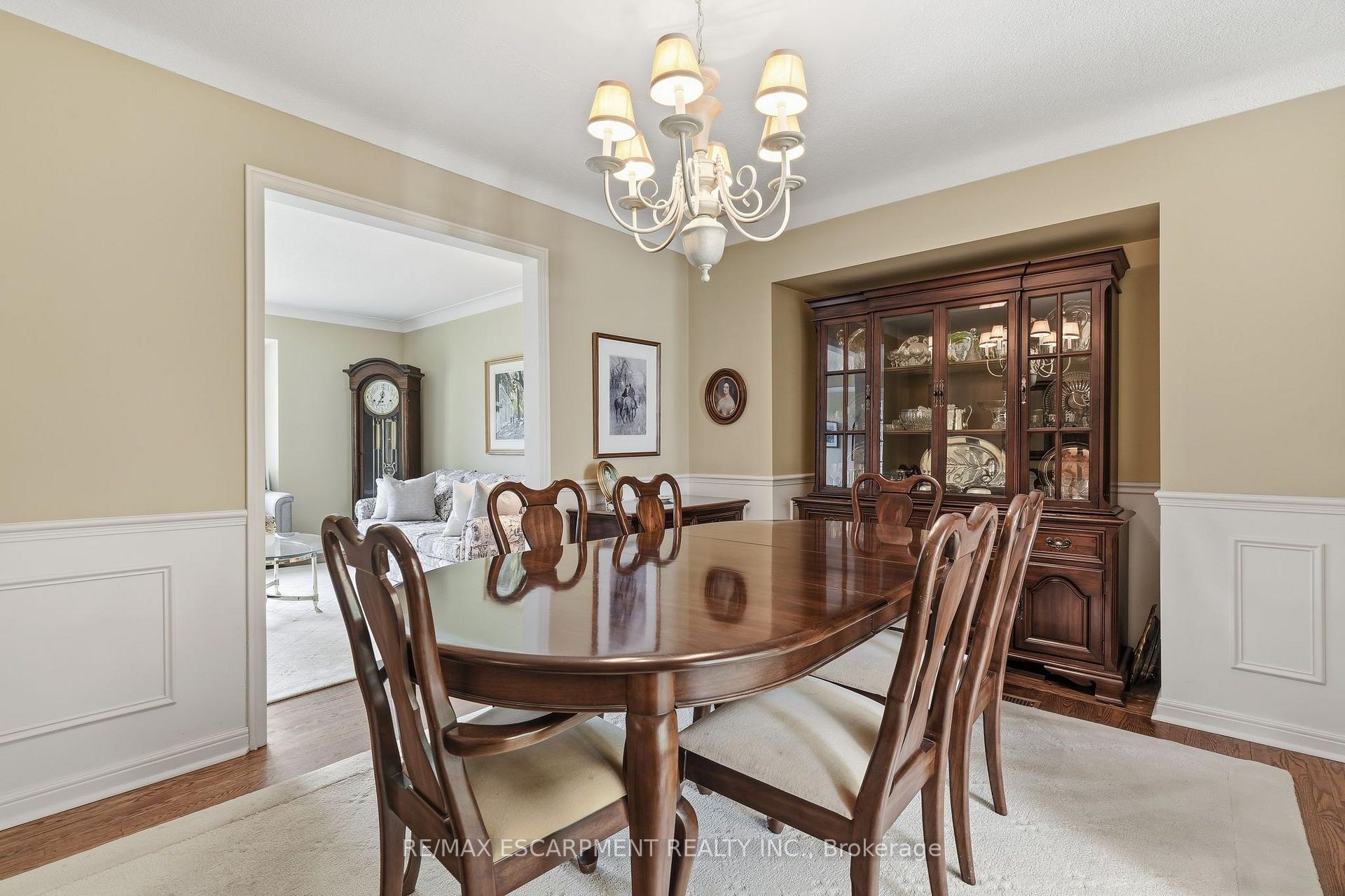 Photo 12 of 359 Lark Avenue, Burlington, LaSalle — HOMEH