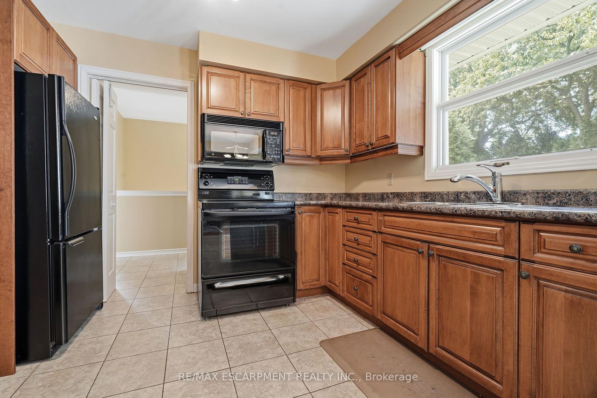 Photo 15 of 359 Lark Avenue, Burlington, LaSalle — HOMEH