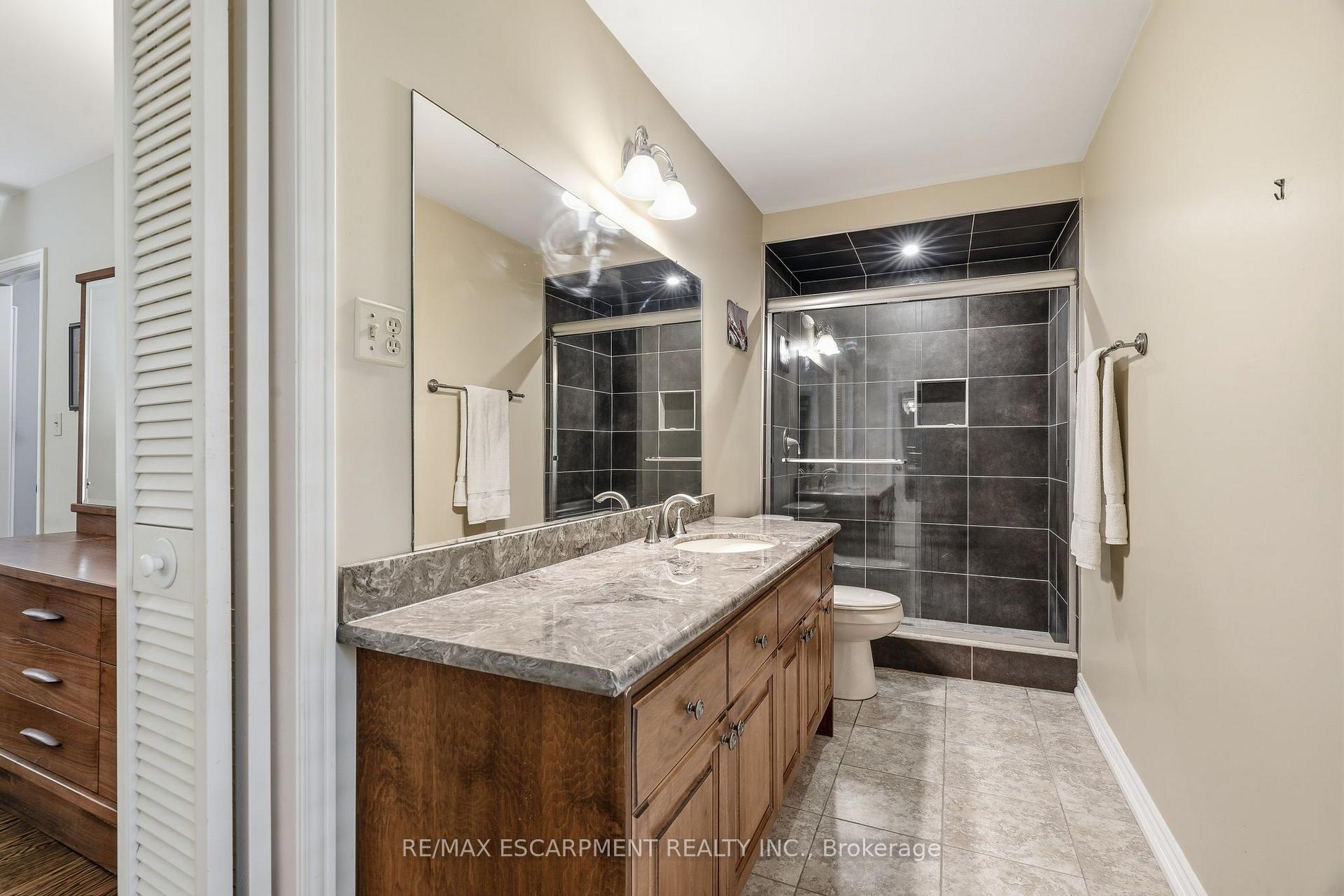Photo 28 of 359 Lark Avenue, Burlington, LaSalle — HOMEH