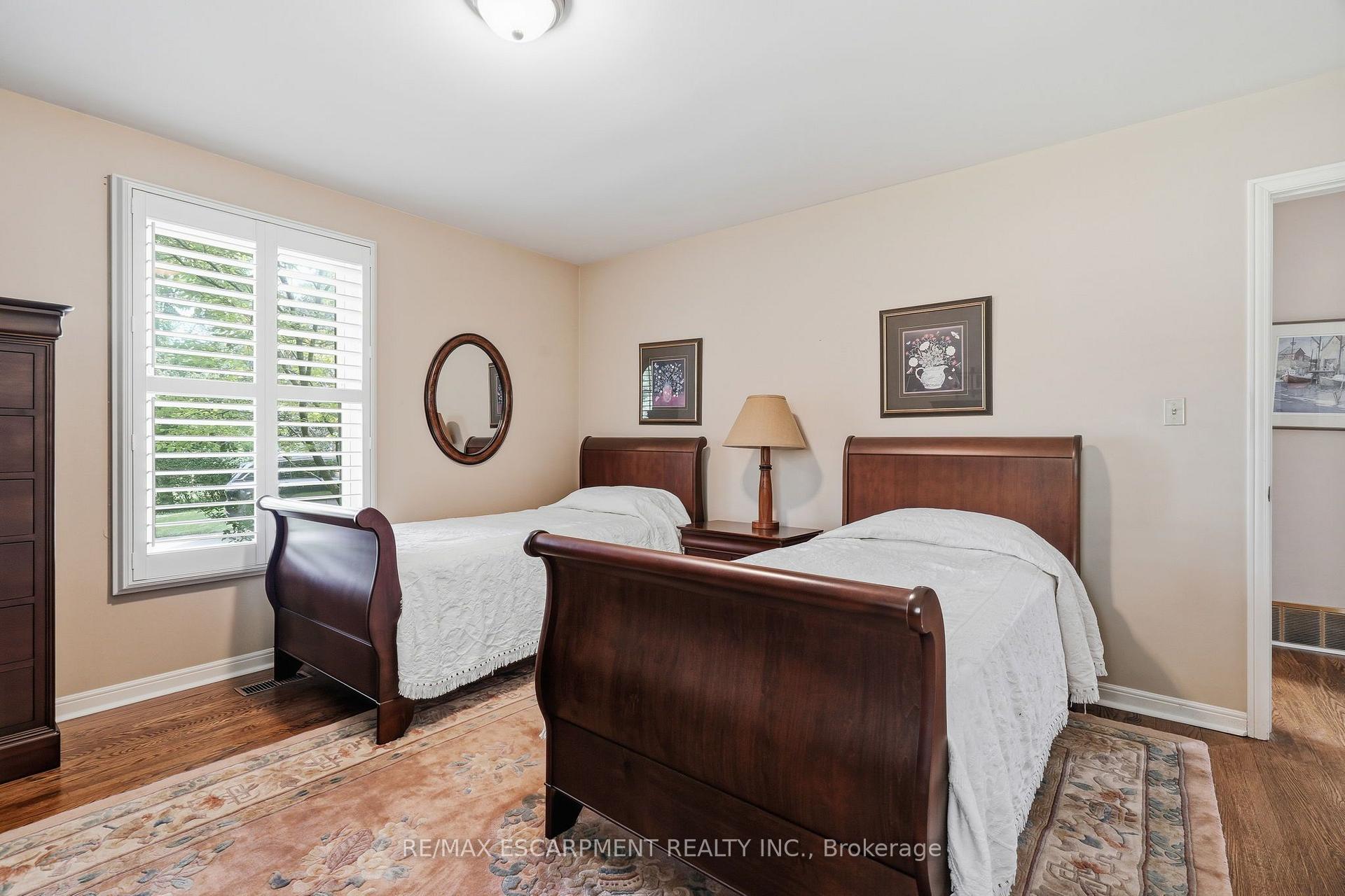 Photo 29 of 359 Lark Avenue, Burlington, LaSalle — HOMEH