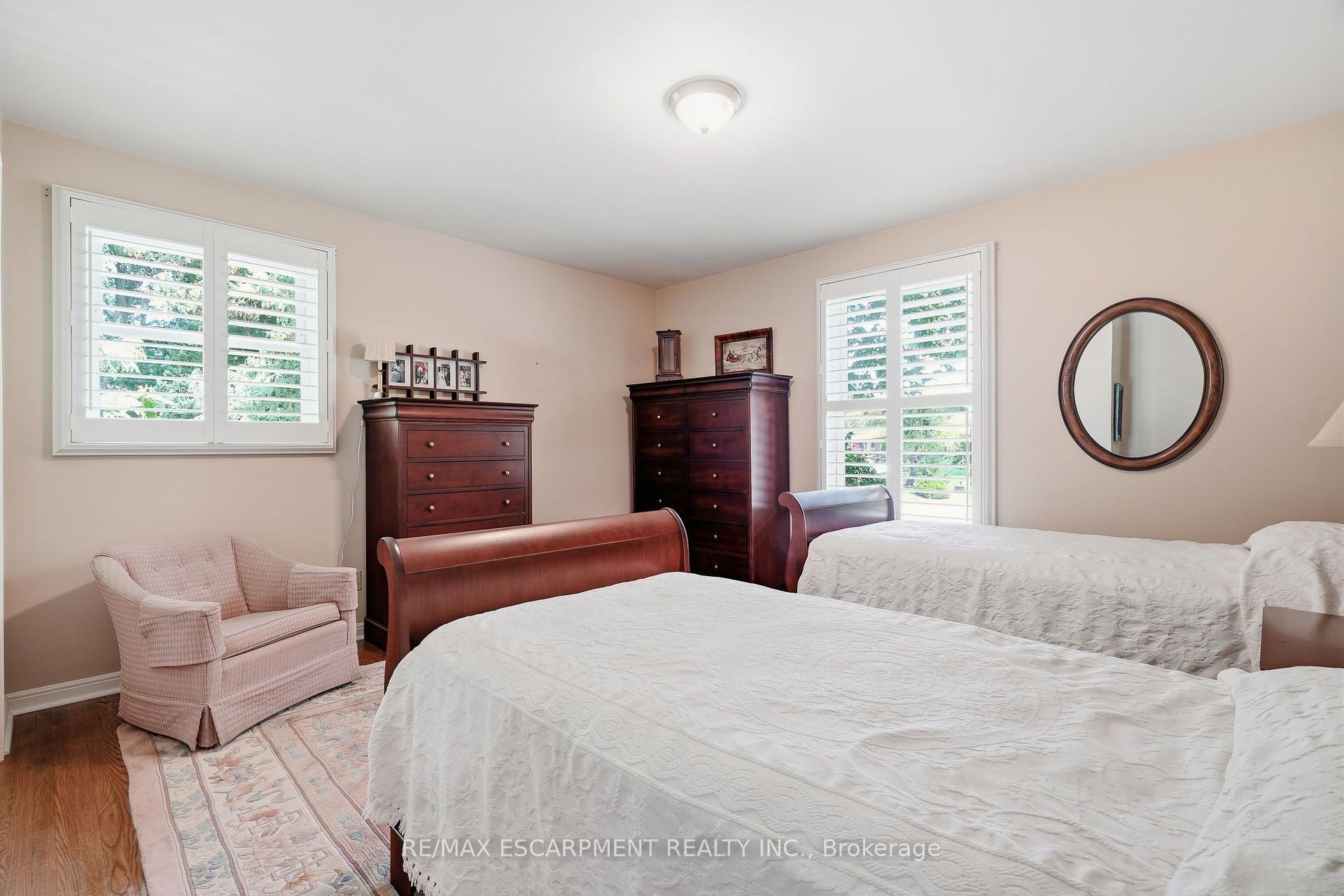 Photo 30 of 359 Lark Avenue, Burlington, LaSalle — HOMEH
