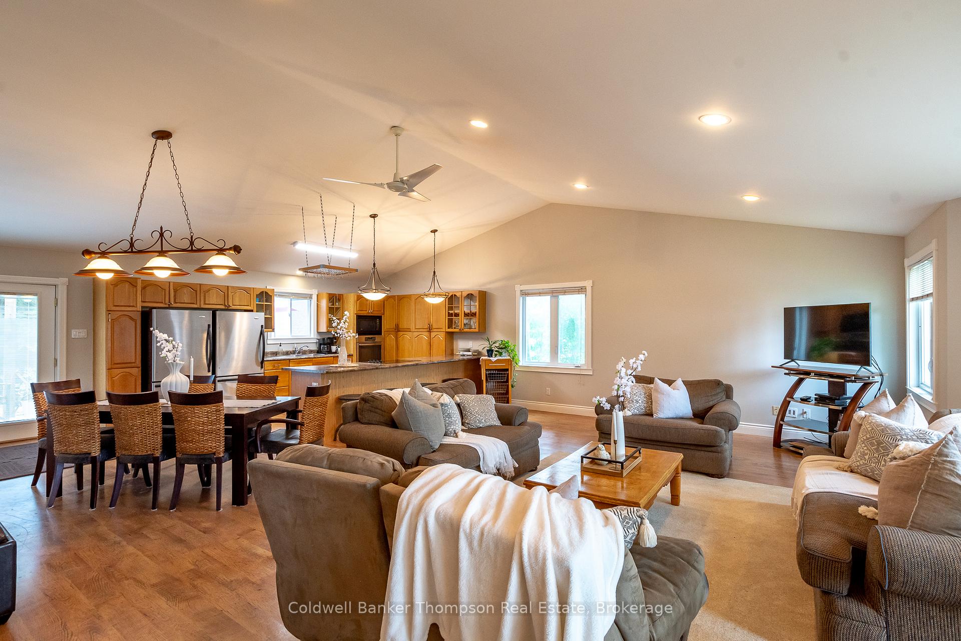 Photo 3 of 4237 Ravenscliffe Road, Huntsville, Stisted — HOMEH