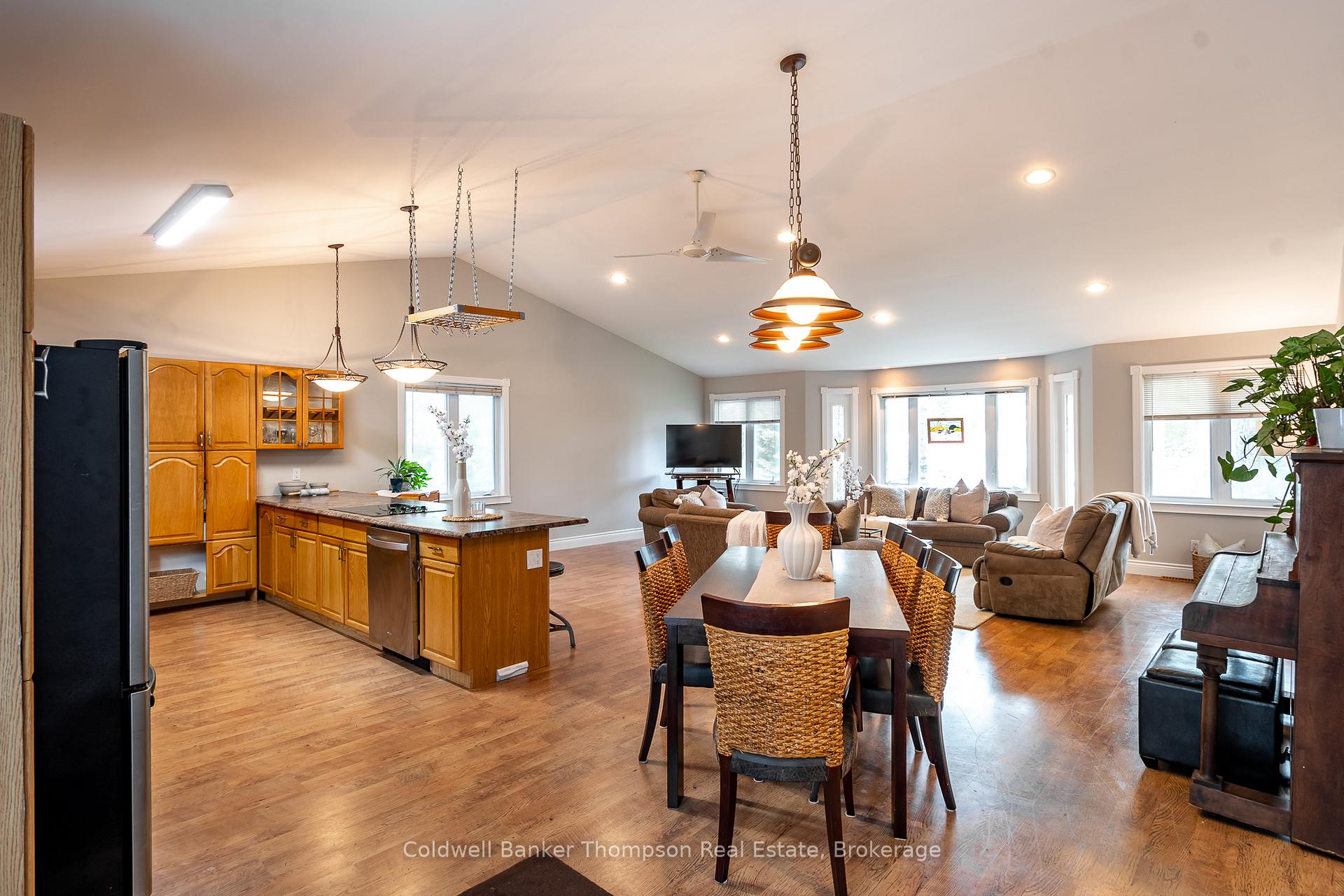 Photo 6 of 4237 Ravenscliffe Road, Huntsville, Stisted — HOMEH