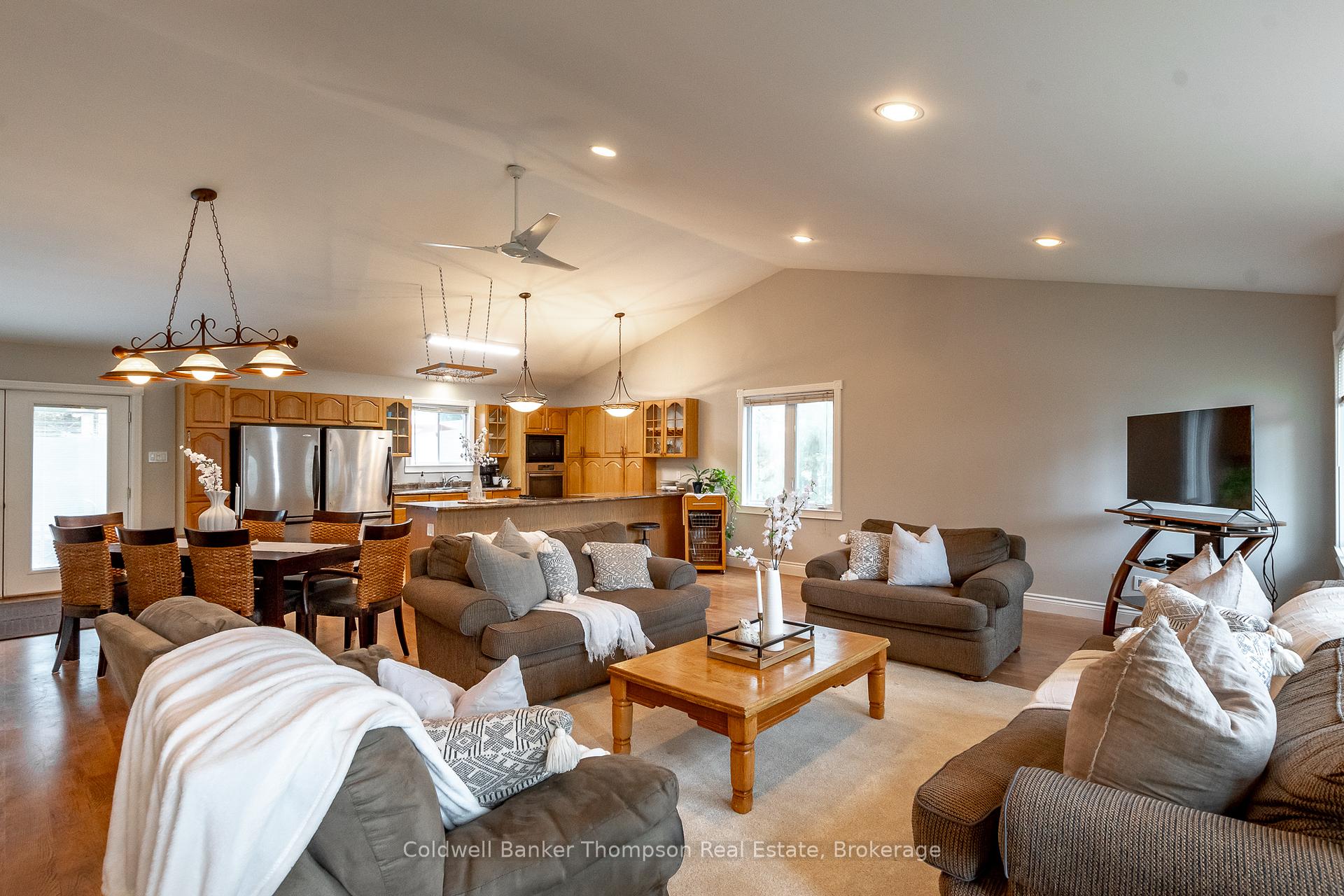 Photo 9 of 4237 Ravenscliffe Road, Huntsville, Stisted — HOMEH