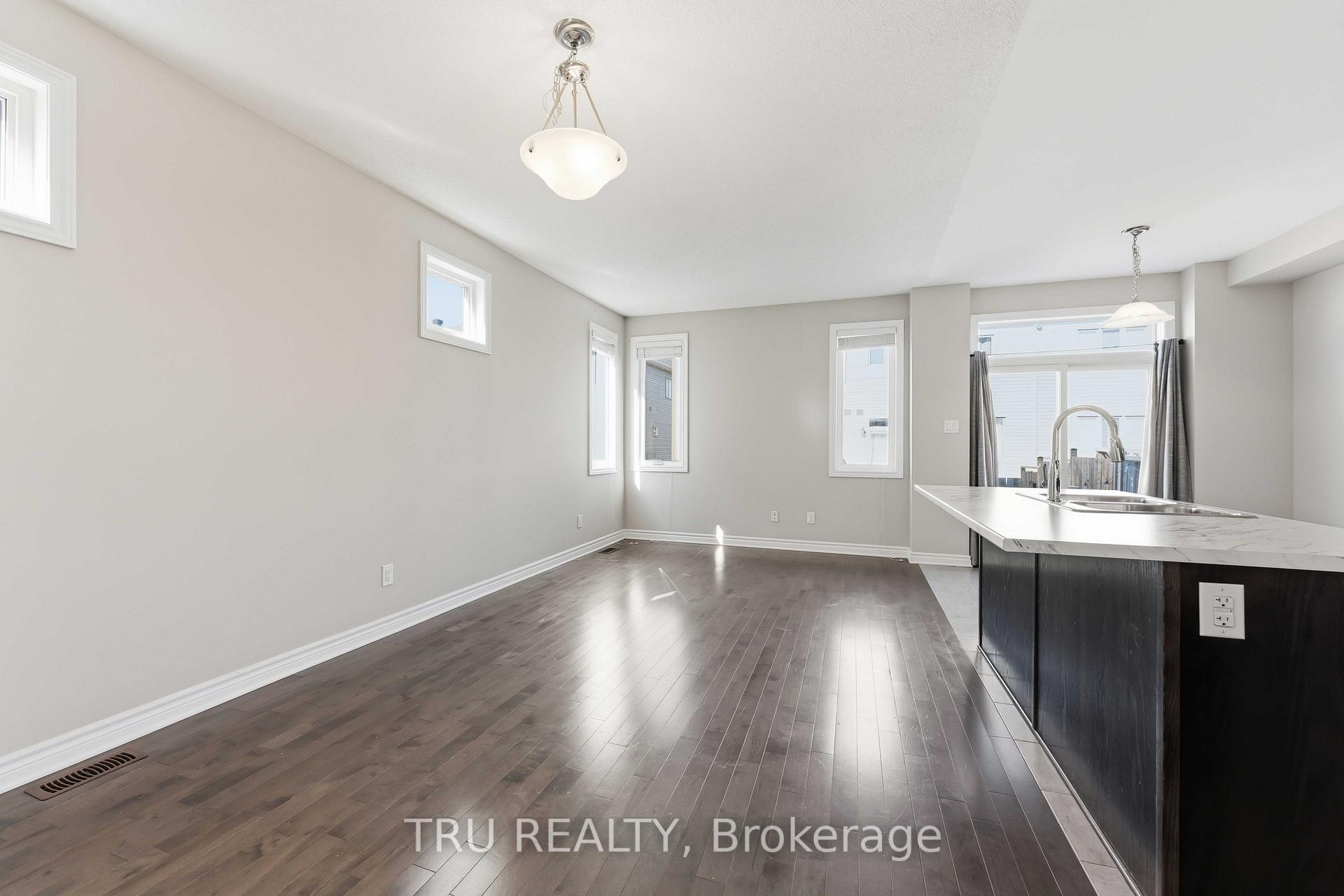 Photo 6 of 236 Yellowcress Way, Ottawa, Avalon West — HOMEH