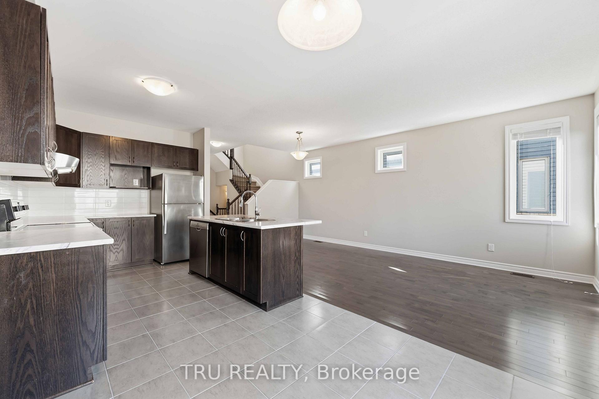 Photo 8 of 236 Yellowcress Way, Ottawa, Avalon West — HOMEH