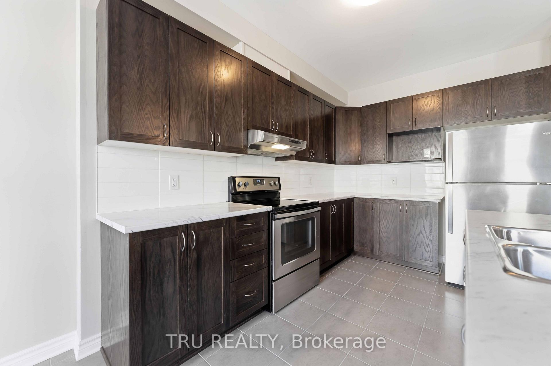 Photo 9 of 236 Yellowcress Way, Ottawa, Avalon West — HOMEH