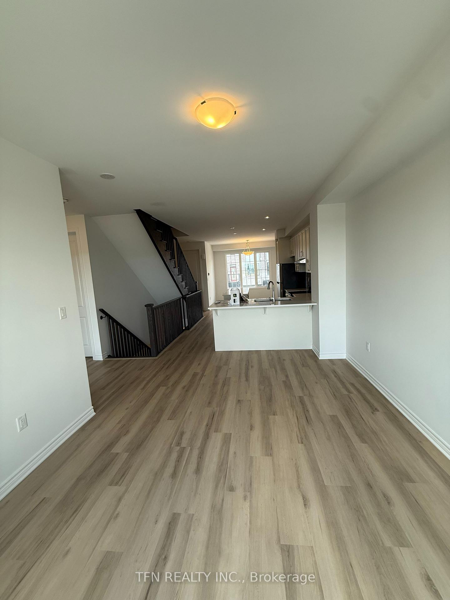 Photo 11 of 26 Pearen Lane N, Barrie, City Centre — HOMEH