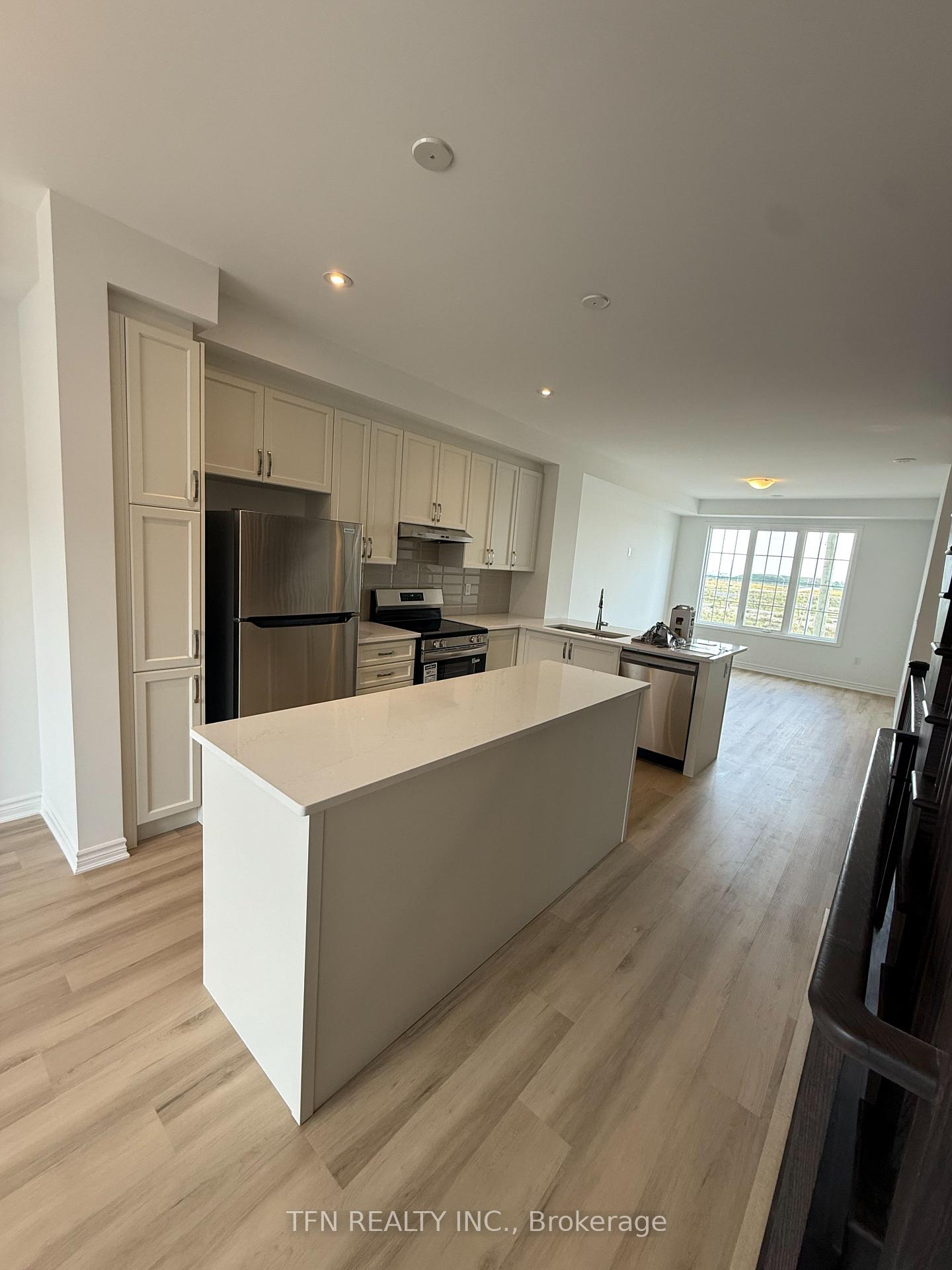 Photo 14 of 26 Pearen Lane N, Barrie, City Centre — HOMEH