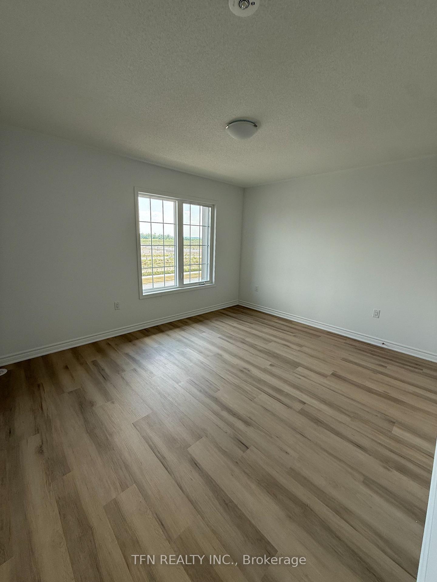 Photo 19 of 26 Pearen Lane N, Barrie, City Centre — HOMEH