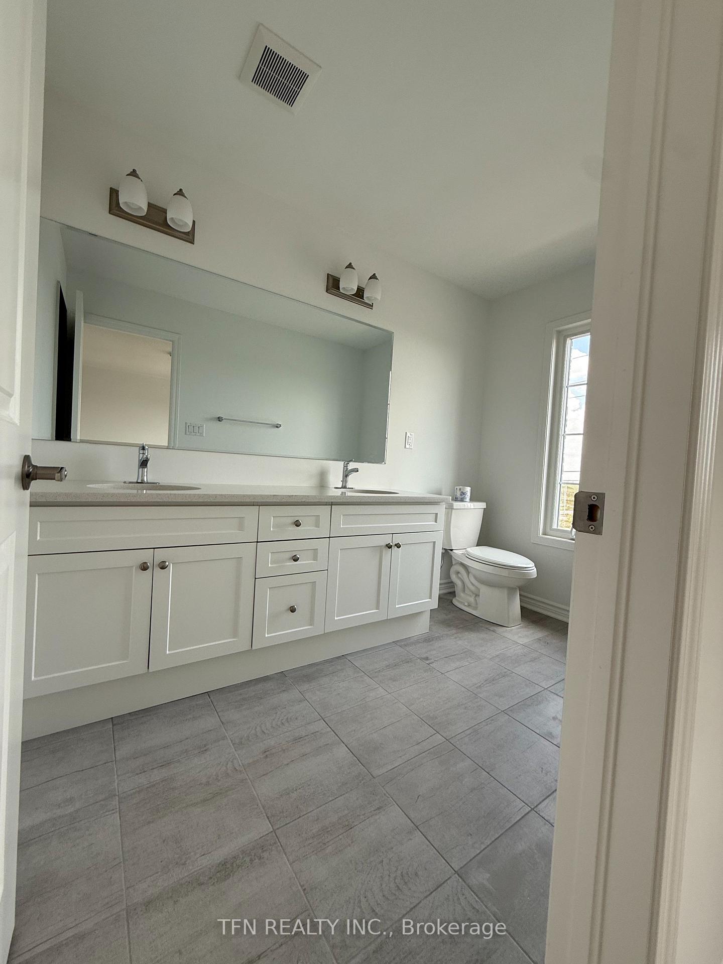 Photo 22 of 26 Pearen Lane N, Barrie, City Centre — HOMEH