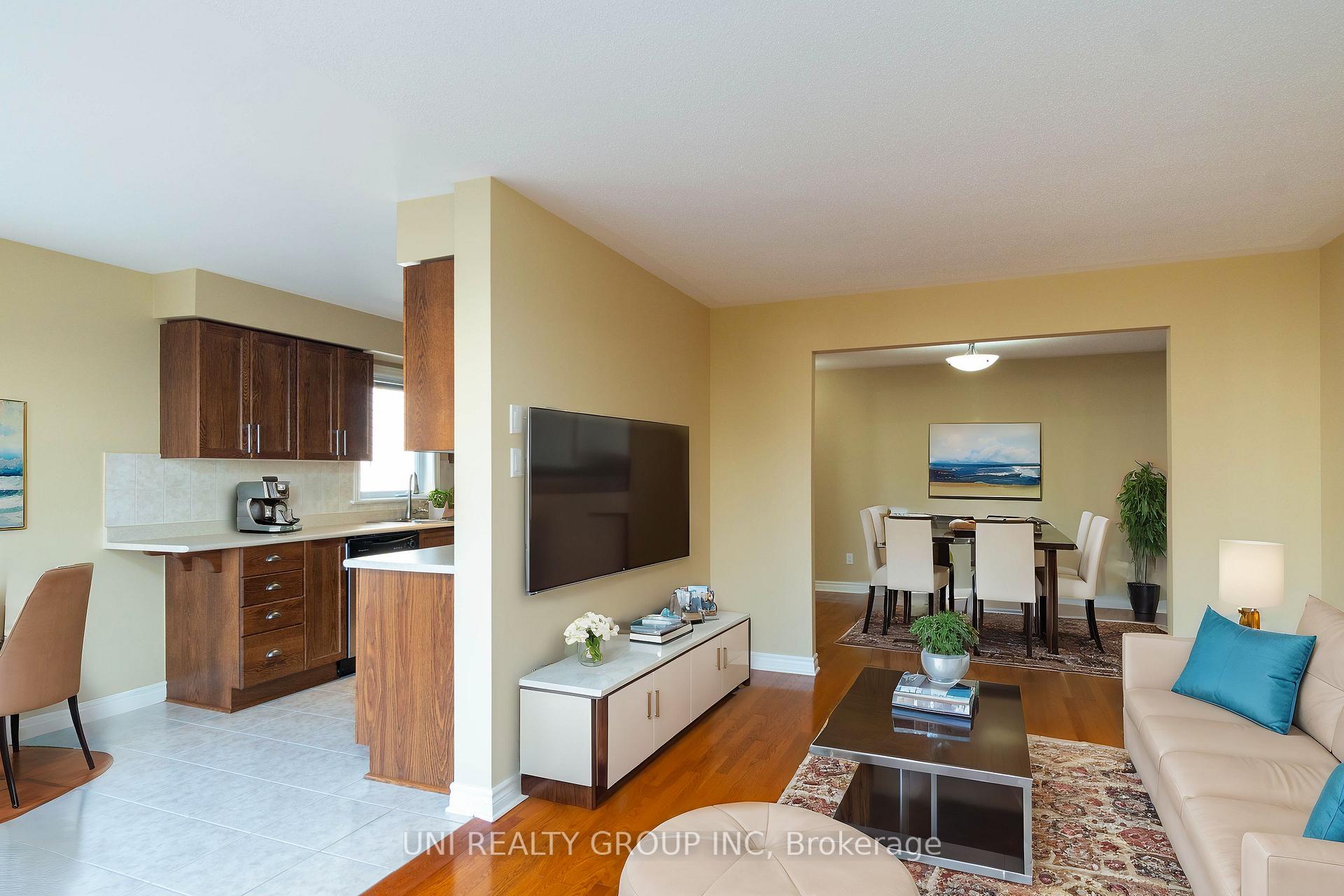 Photo 10 of 268 Tewsley Drive, Ottawa, Riverside South/Gloucester Glen — HOMEH