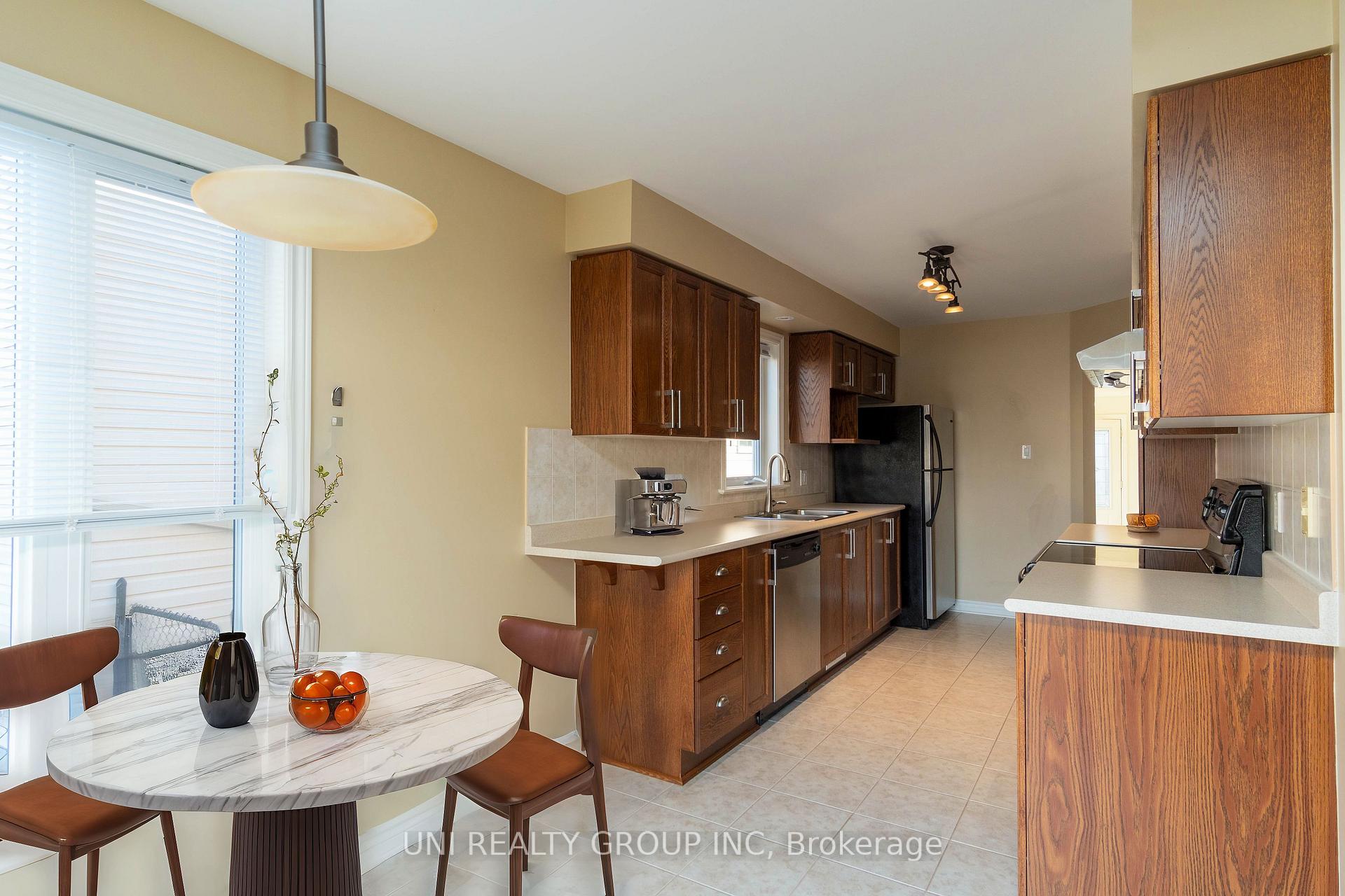 Photo 12 of 268 Tewsley Drive, Ottawa, Riverside South/Gloucester Glen — HOMEH