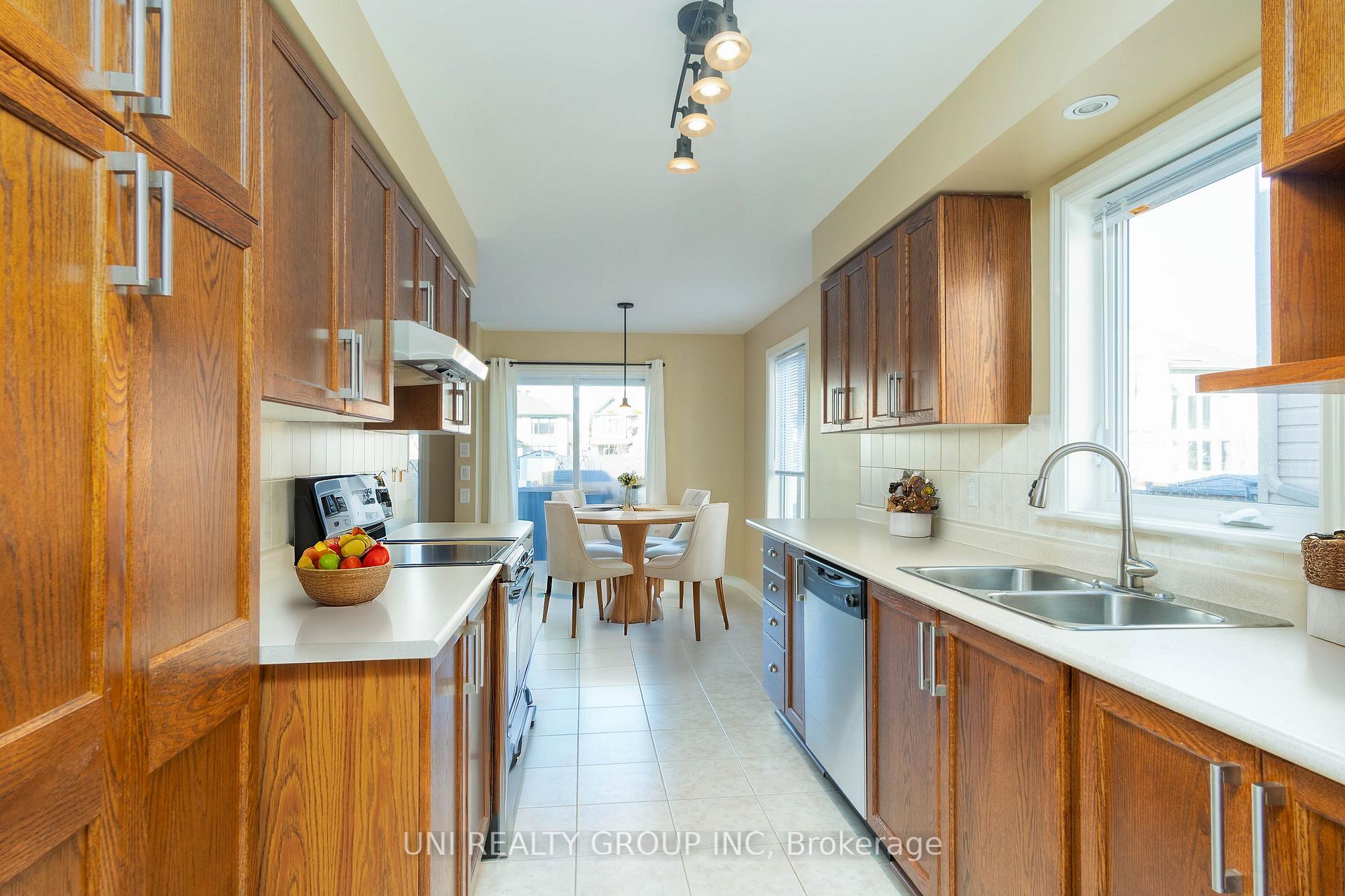 Photo 15 of 268 Tewsley Drive, Ottawa, Riverside South/Gloucester Glen — HOMEH