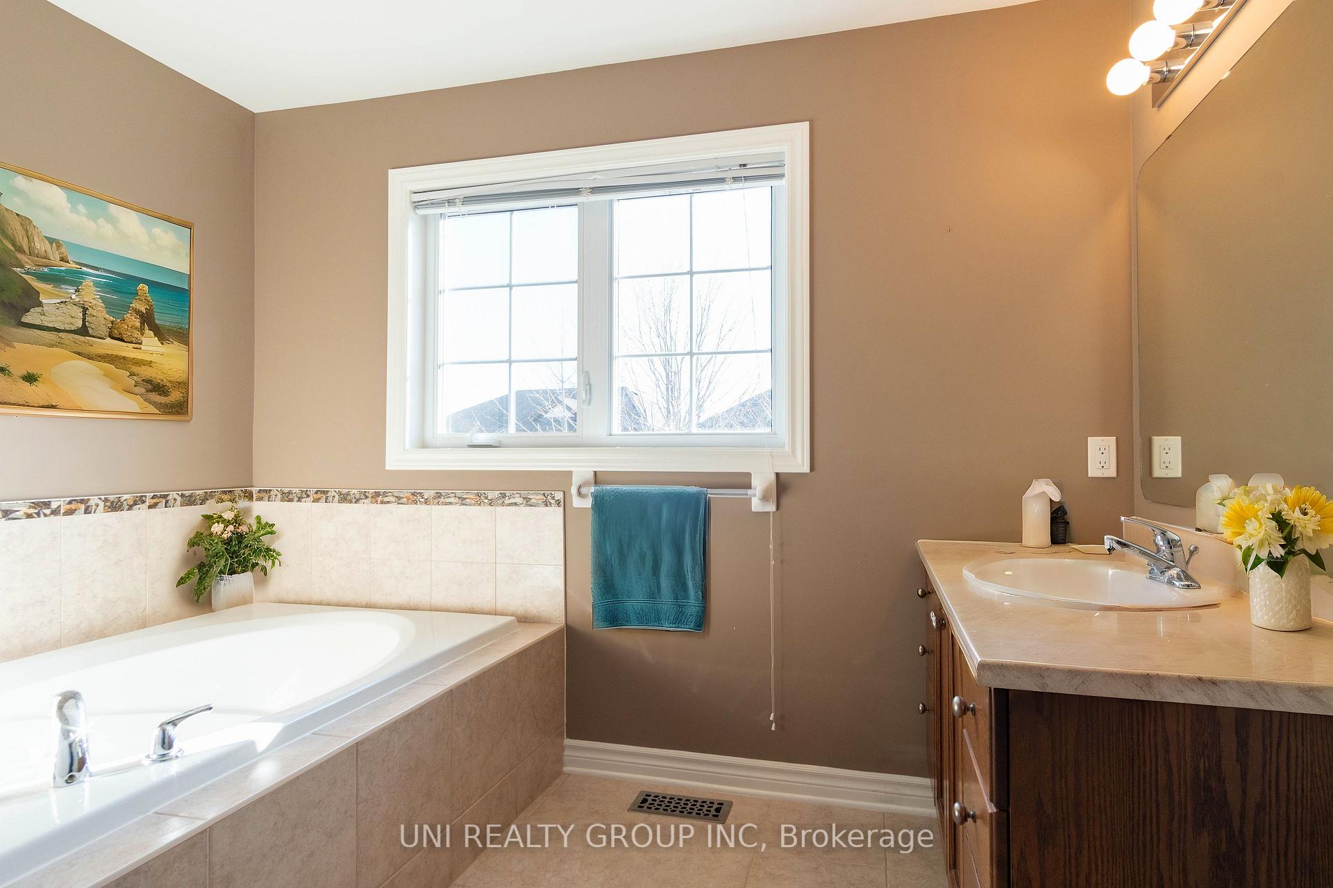 Photo 19 of 268 Tewsley Drive, Ottawa, Riverside South/Gloucester Glen — HOMEH