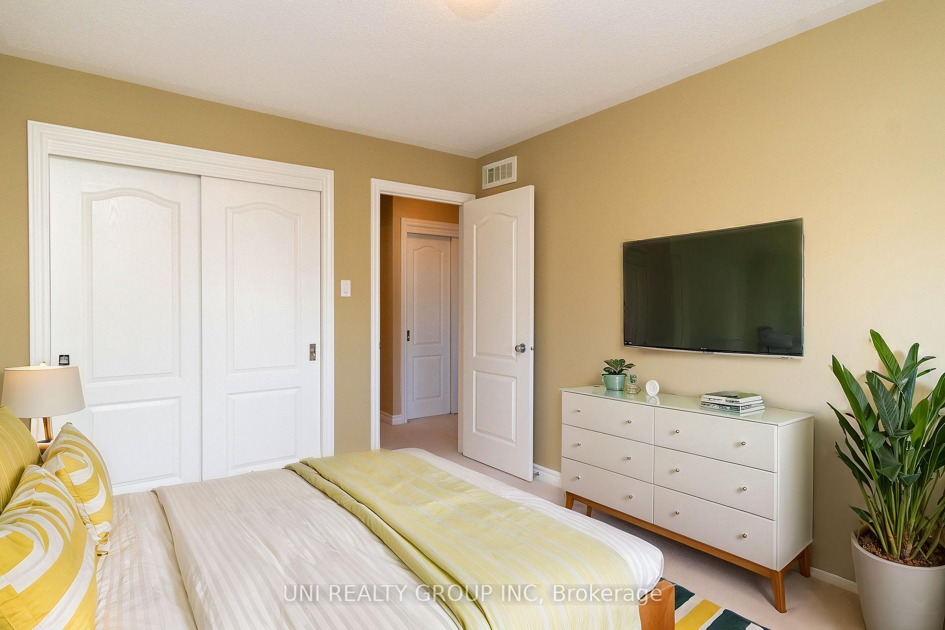 Photo 23 of 268 Tewsley Drive, Ottawa, Riverside South/Gloucester Glen — HOMEH