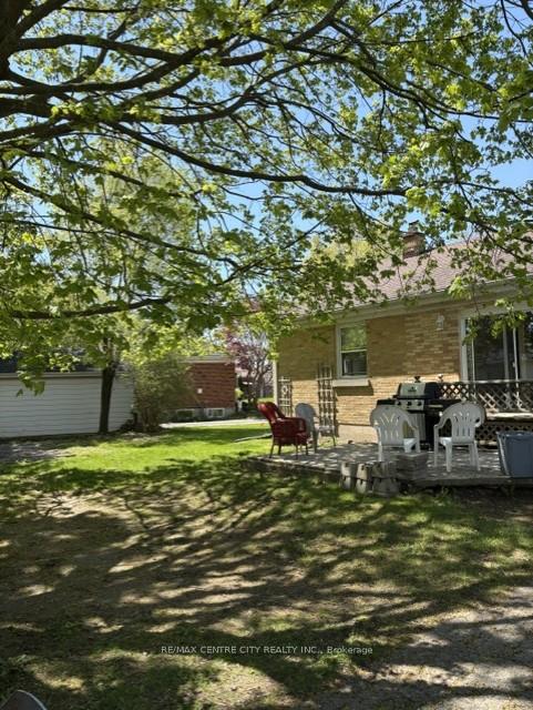 Photo 2 of 28 Dieppe Drive, St. Thomas — HOMEH