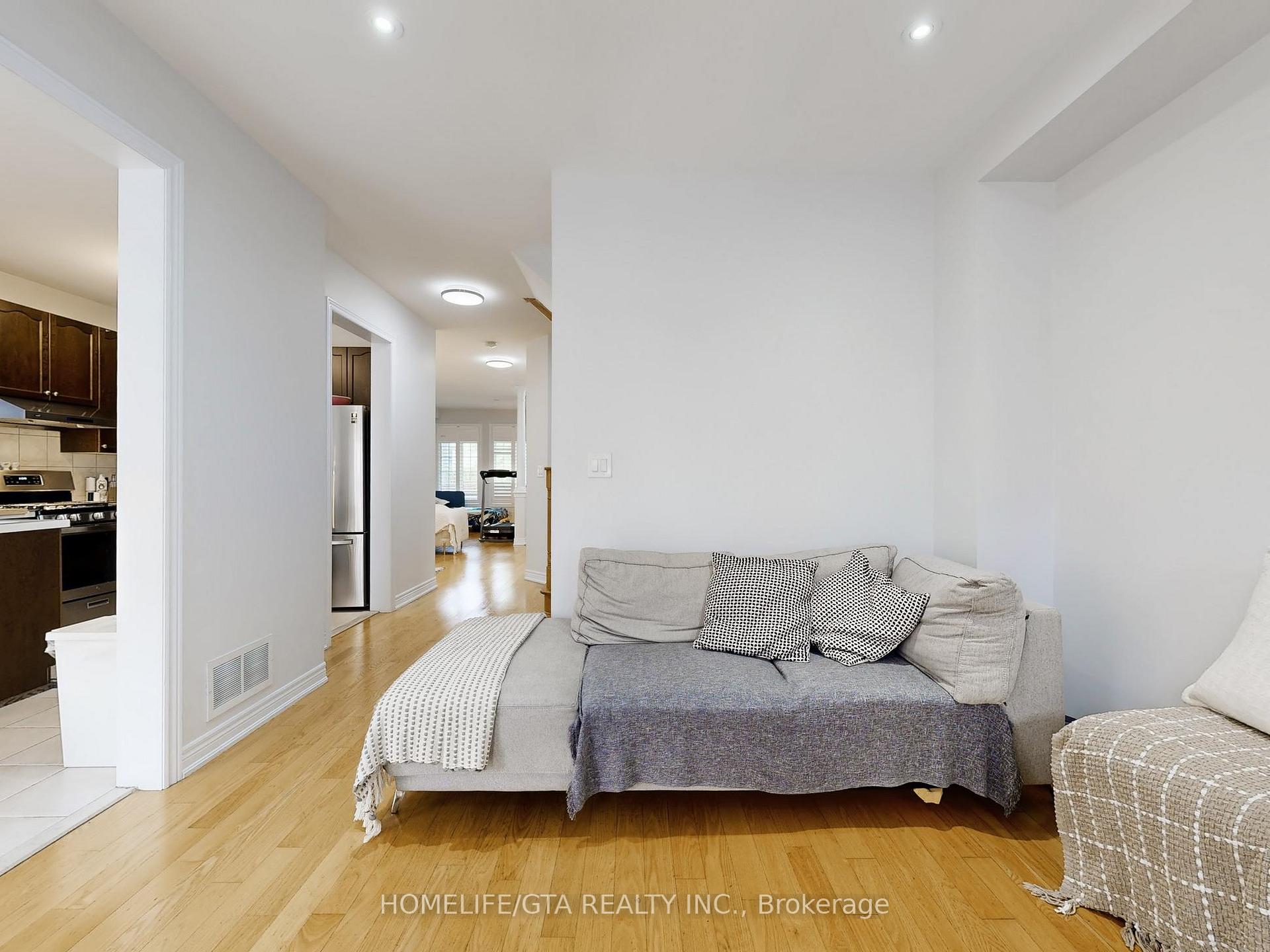 Photo 7 of 32 Scott Brown Street, Markham, Wismer — HOMEH