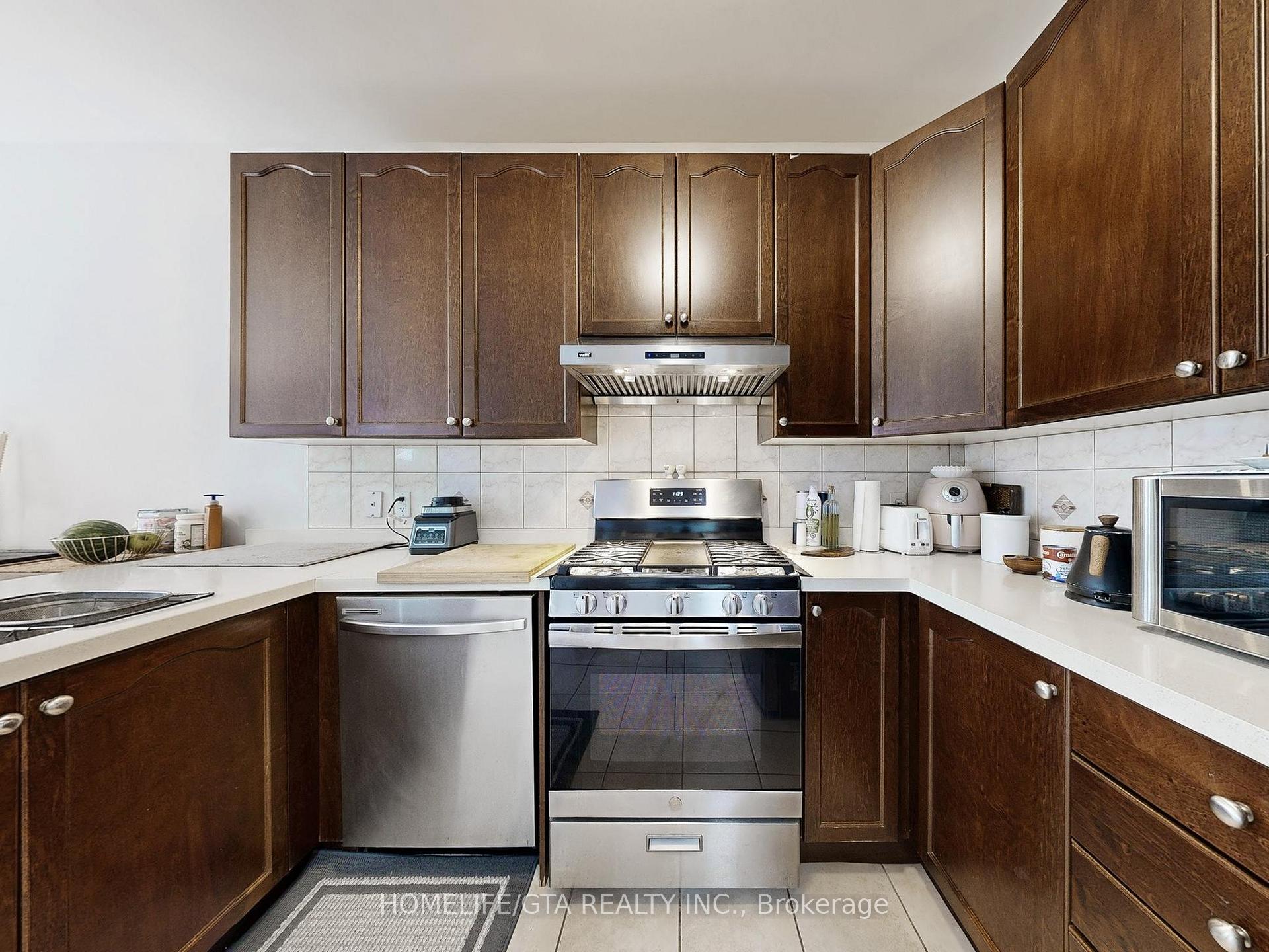 Photo 12 of 32 Scott Brown Street, Markham, Wismer — HOMEH
