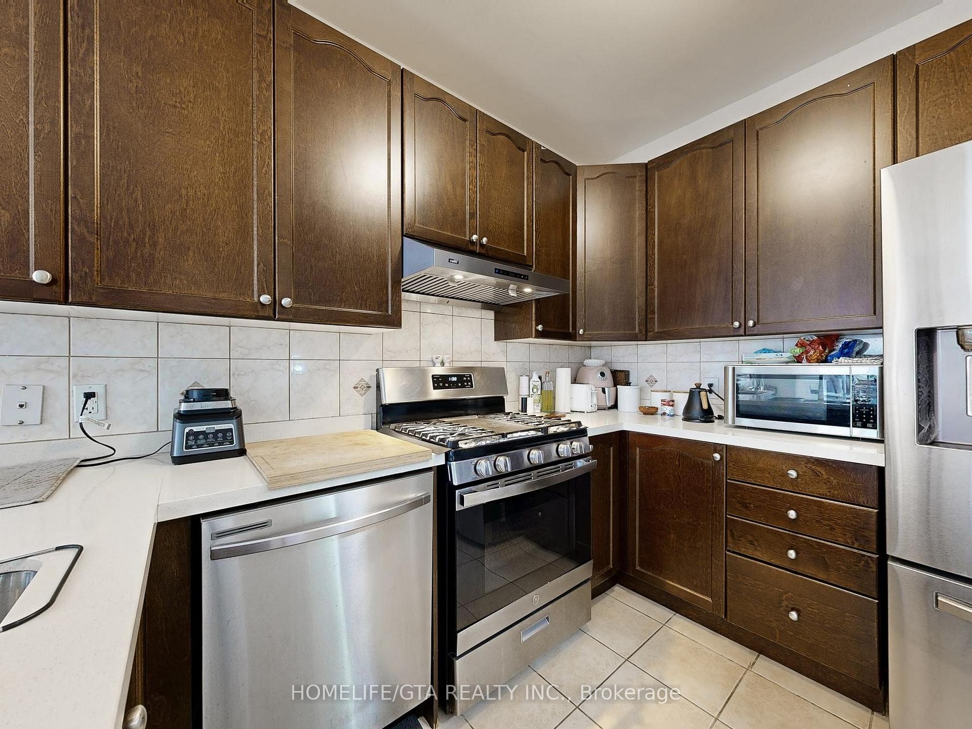Photo 13 of 32 Scott Brown Street, Markham, Wismer — HOMEH