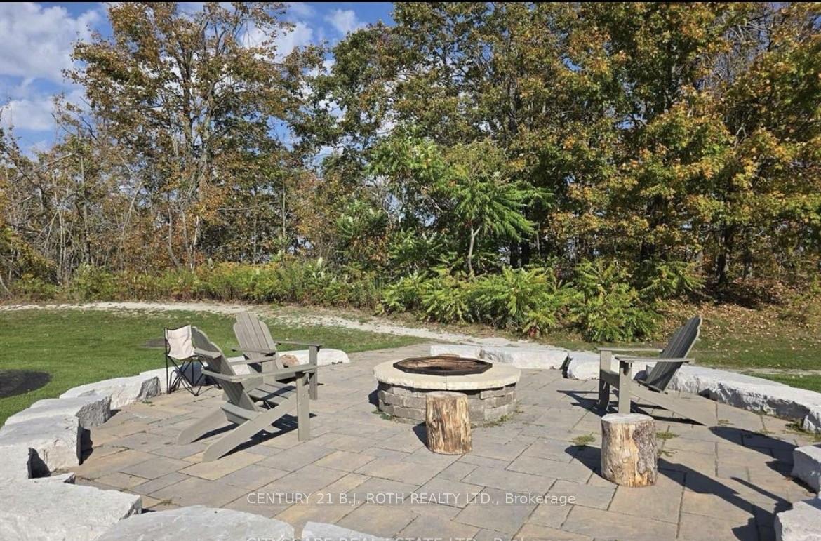 Photo 3 of Unit 2296-2297, 90 Highland Drive, Oro-Medonte, Horseshoe Valley — HOMEH
