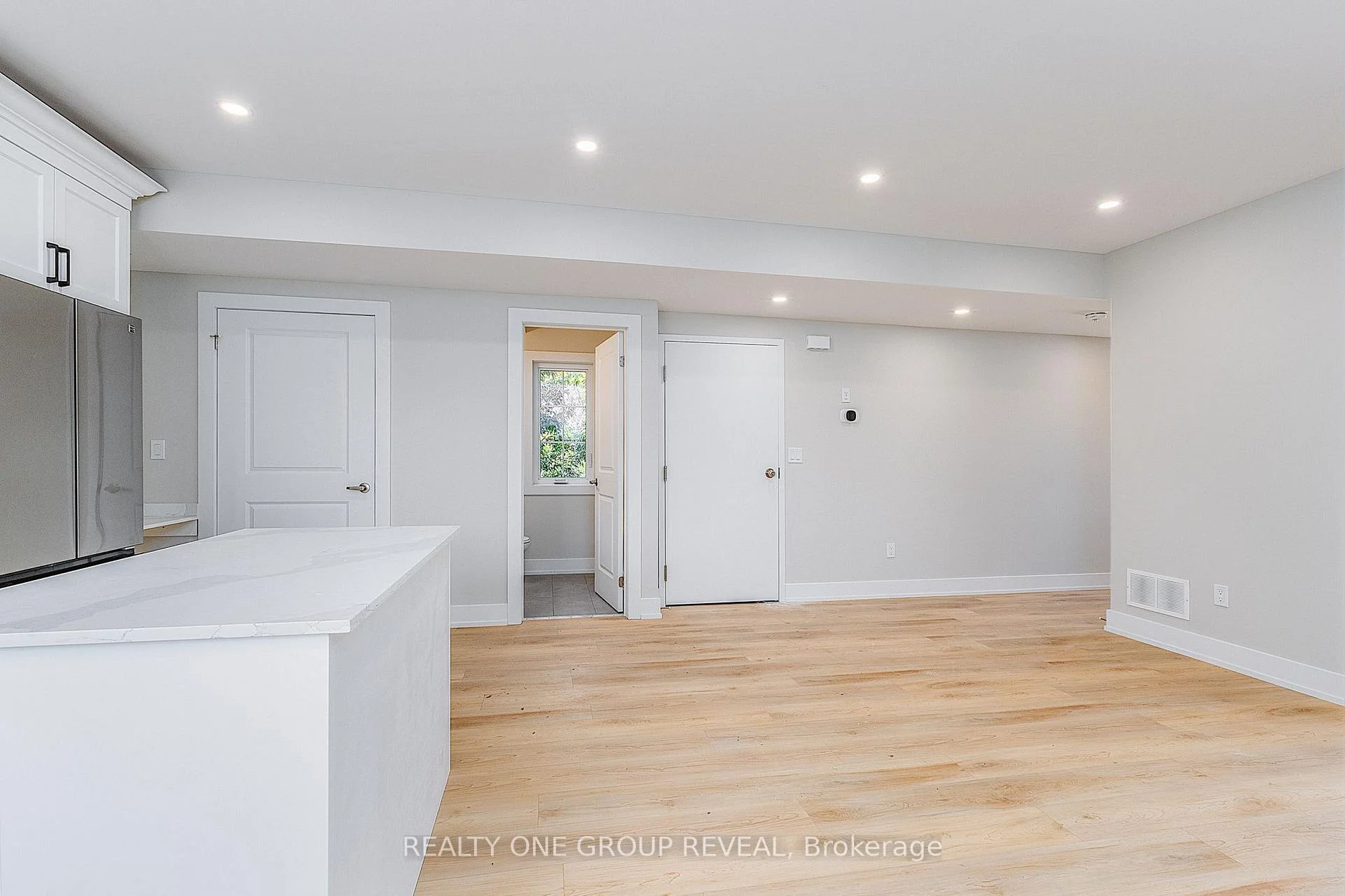 Photo 7 of Unit 3, 24 Queen Street, Clarington, Bowmanville — HOMEH