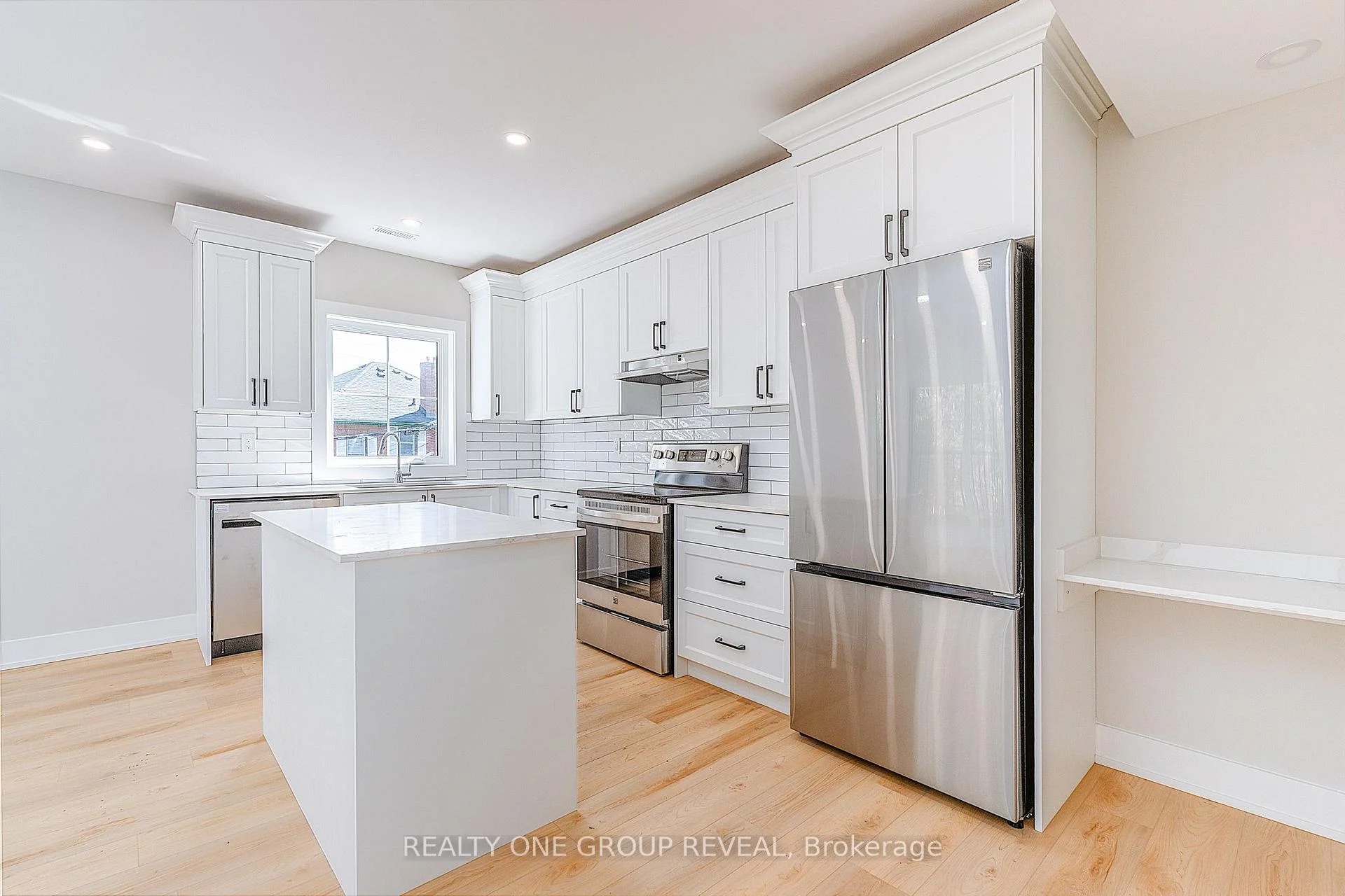 Photo 9 of Unit 3, 24 Queen Street, Clarington, Bowmanville — HOMEH