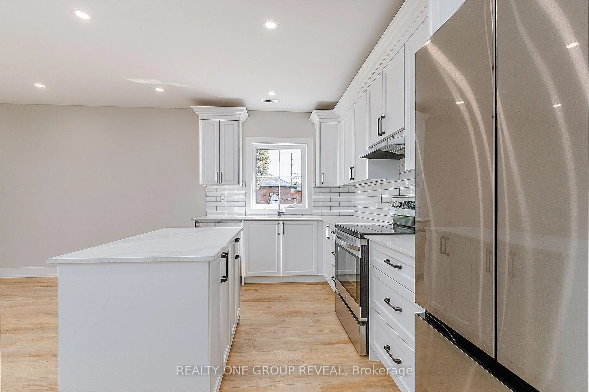 Photo 12 of Unit 3, 24 Queen Street, Clarington, Bowmanville — HOMEH