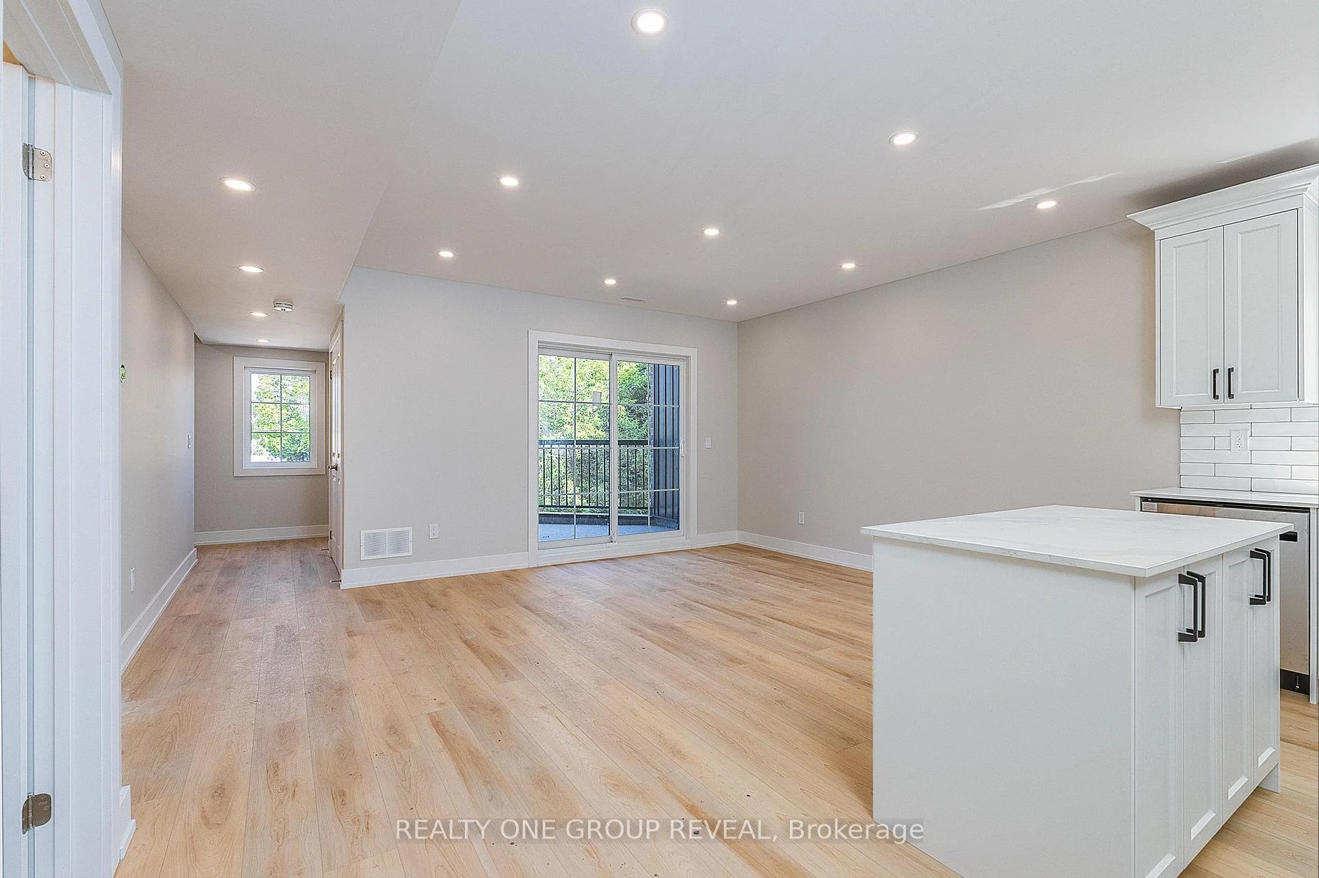 Photo 14 of Unit 3, 24 Queen Street, Clarington, Bowmanville — HOMEH