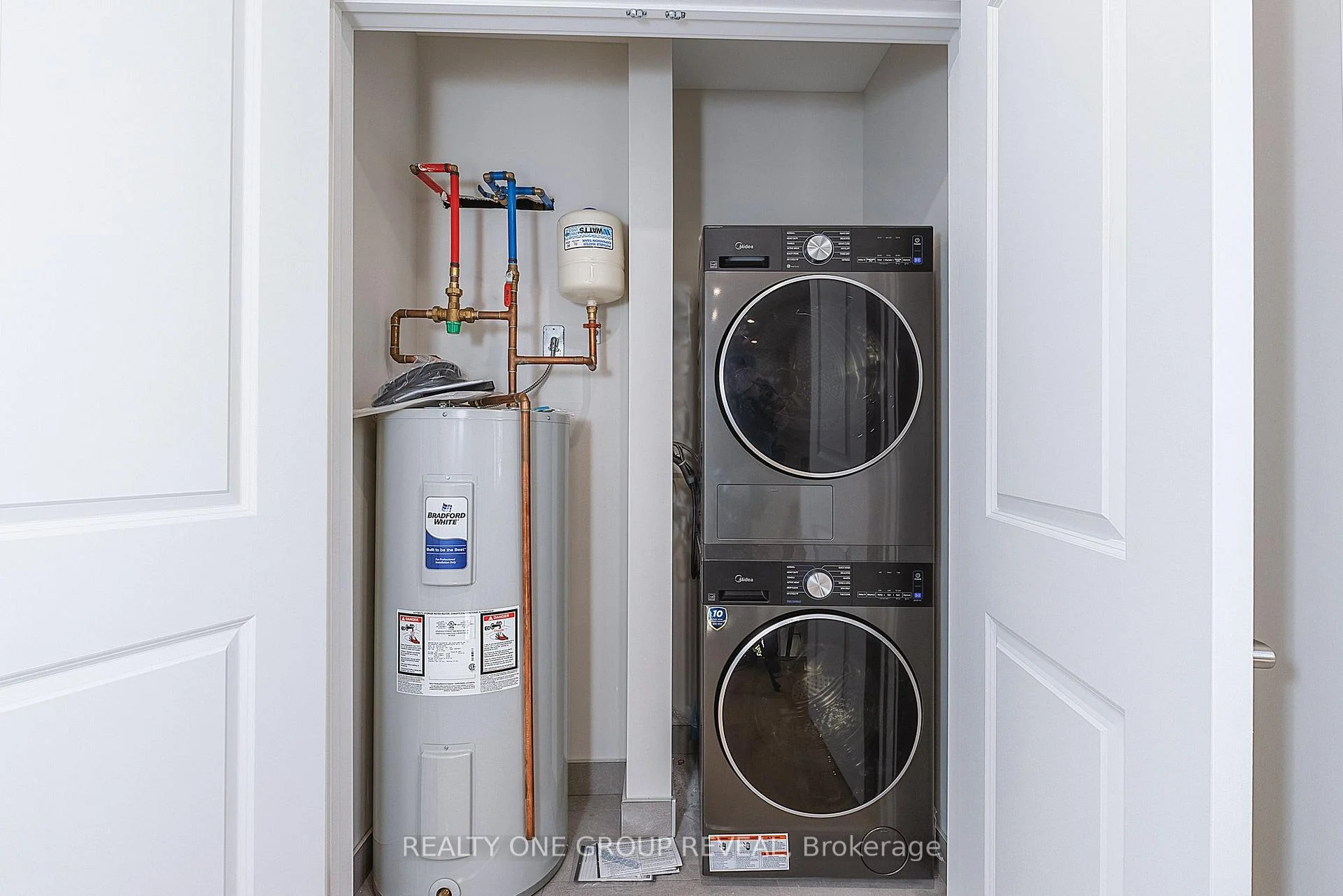 Photo 17 of Unit 3, 24 Queen Street, Clarington, Bowmanville — HOMEH