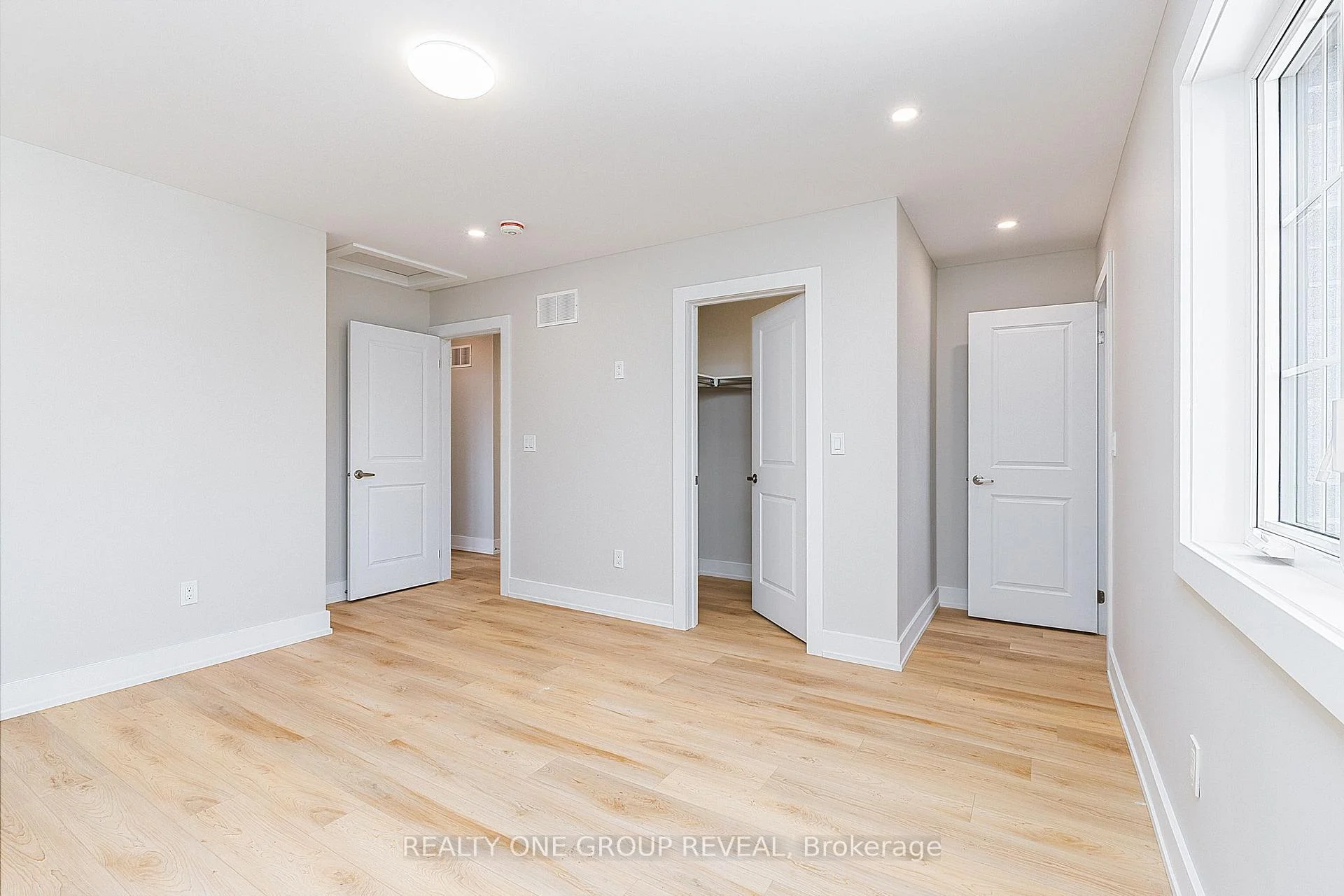 Photo 19 of Unit 3, 24 Queen Street, Clarington, Bowmanville — HOMEH