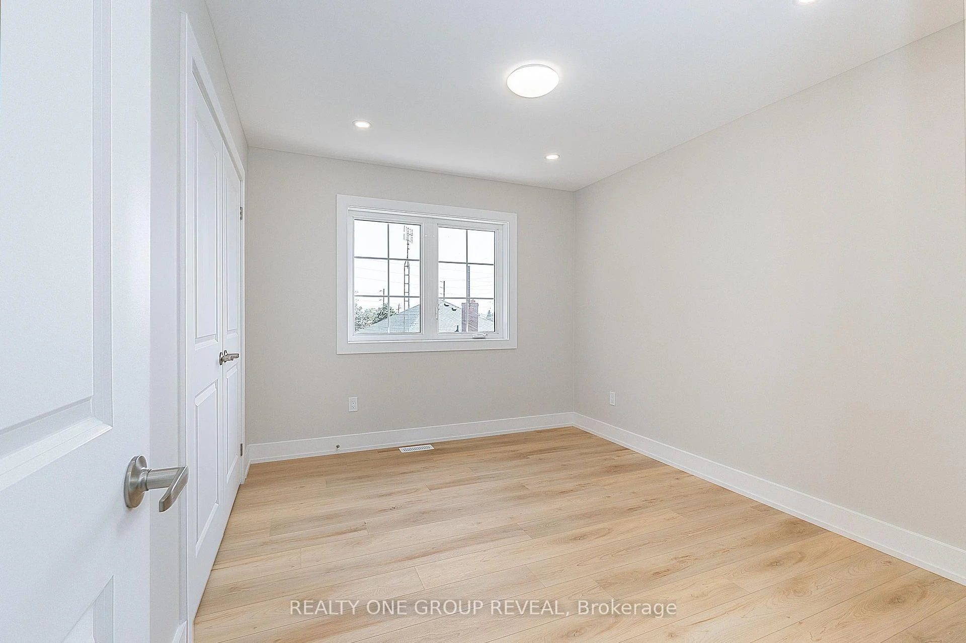 Photo 23 of Unit 3, 24 Queen Street, Clarington, Bowmanville — HOMEH