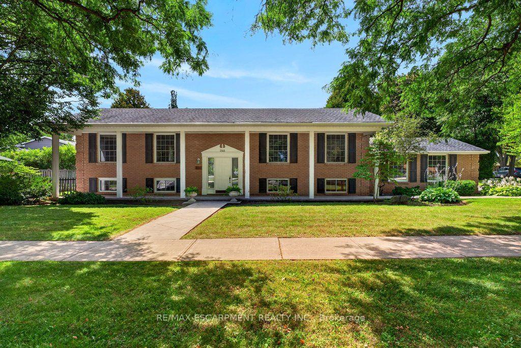 Photo 1 of 2148 Kerns Road, Burlington, Tyandaga — HOMEH