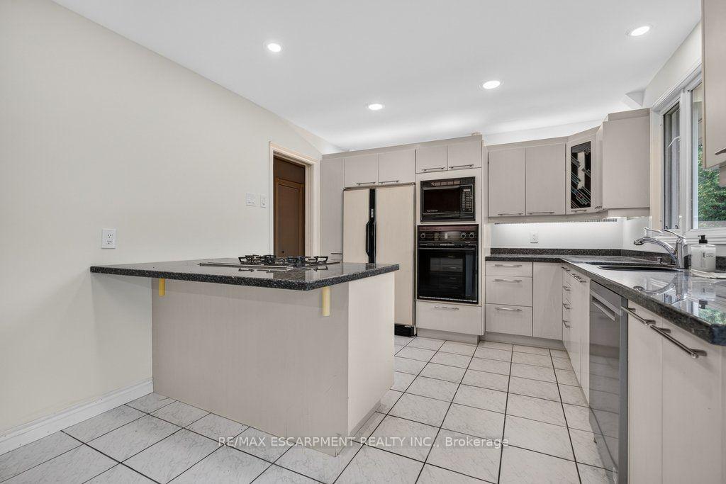 Photo 13 of 2148 Kerns Road, Burlington, Tyandaga — HOMEH