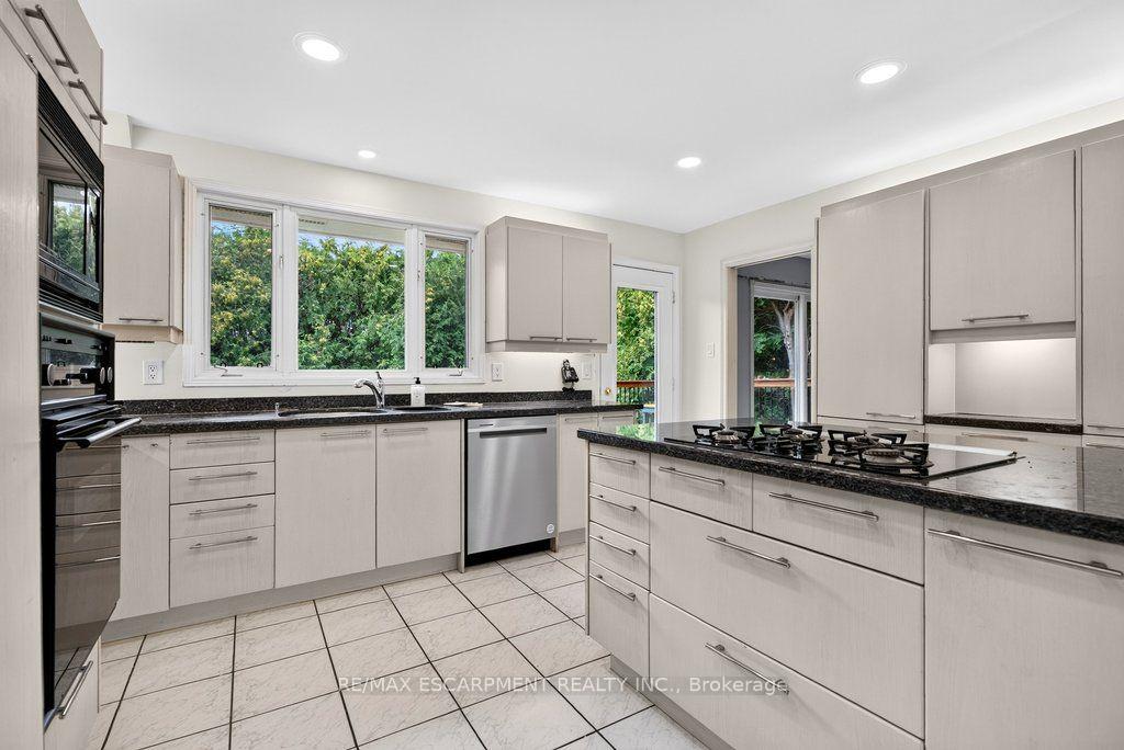 Photo 15 of 2148 Kerns Road, Burlington, Tyandaga — HOMEH