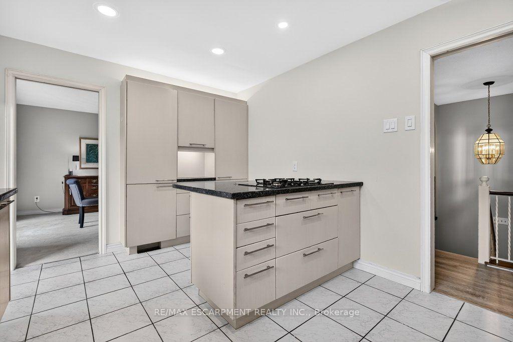 Photo 16 of 2148 Kerns Road, Burlington, Tyandaga — HOMEH