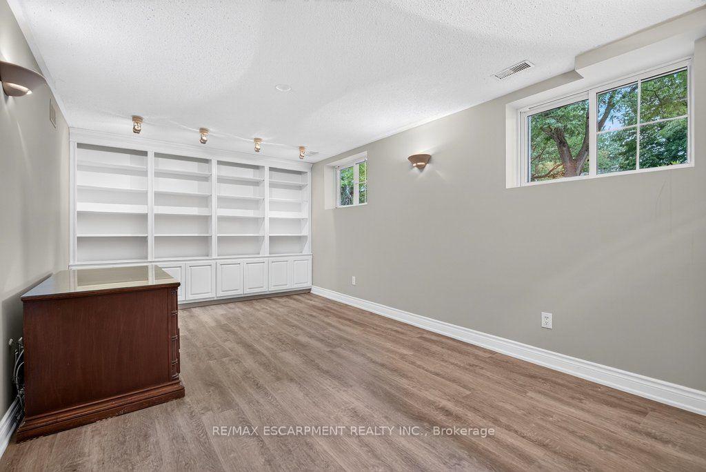 Photo 25 of 2148 Kerns Road, Burlington, Tyandaga — HOMEH