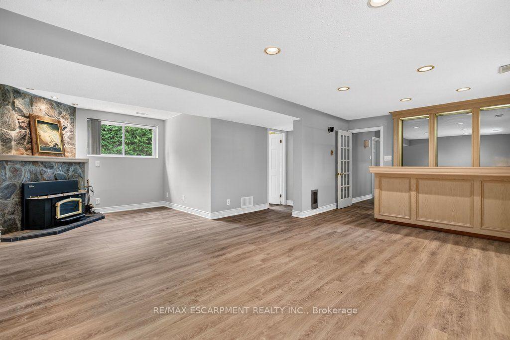 Photo 29 of 2148 Kerns Road, Burlington, Tyandaga — HOMEH